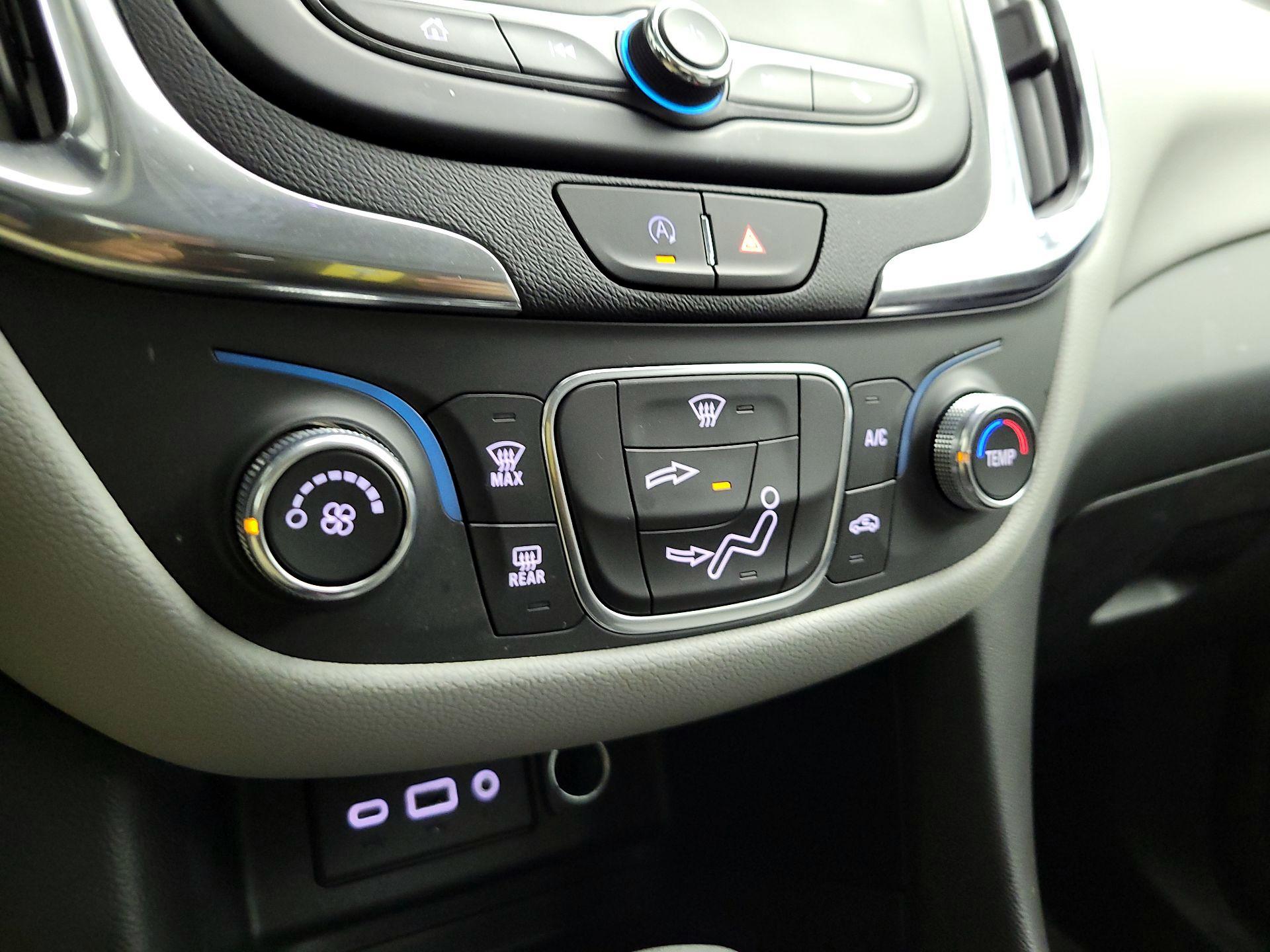 Thumbnail: 2022 Chevrolet Equinox - 16