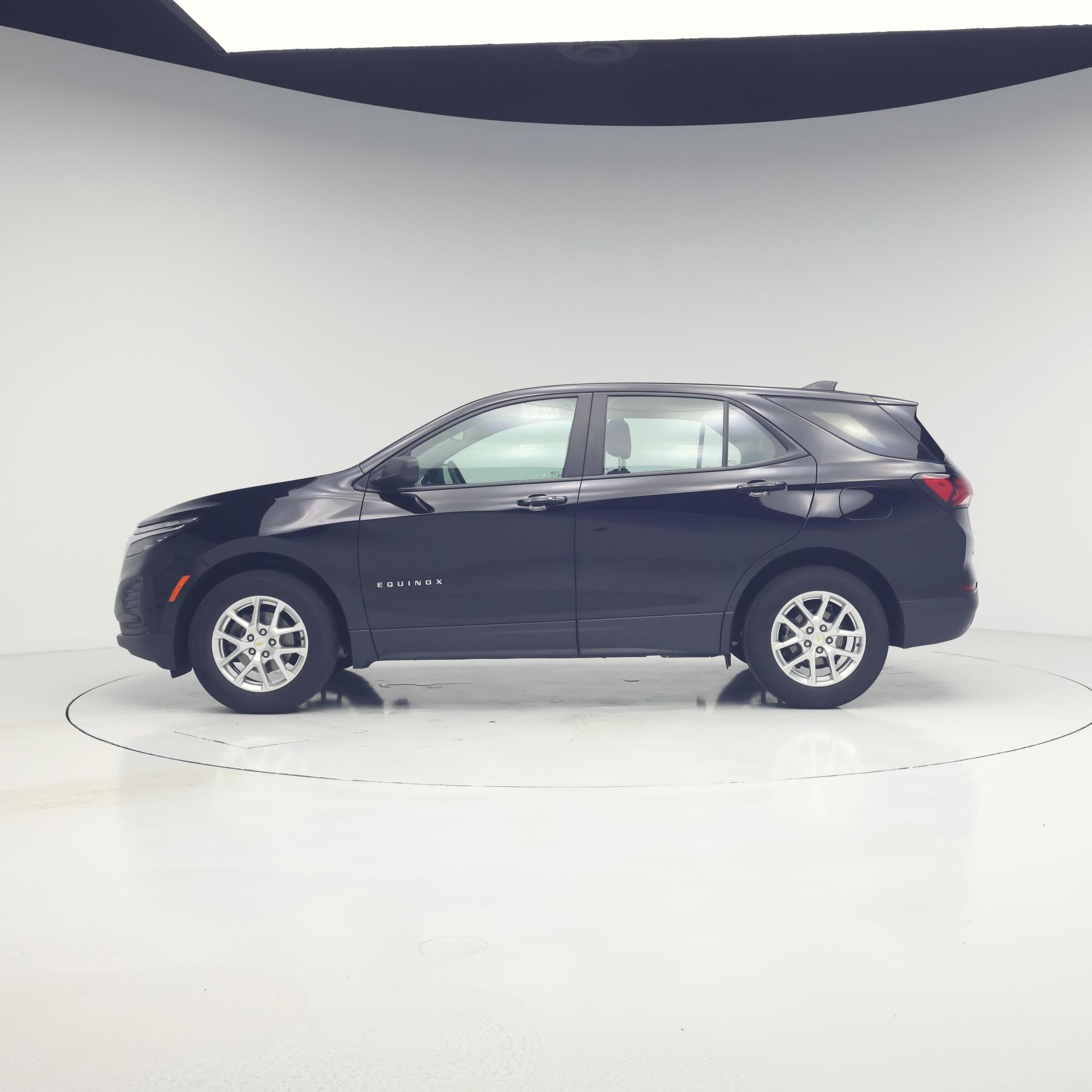 Thumbnail: 2022 Chevrolet Equinox - 3