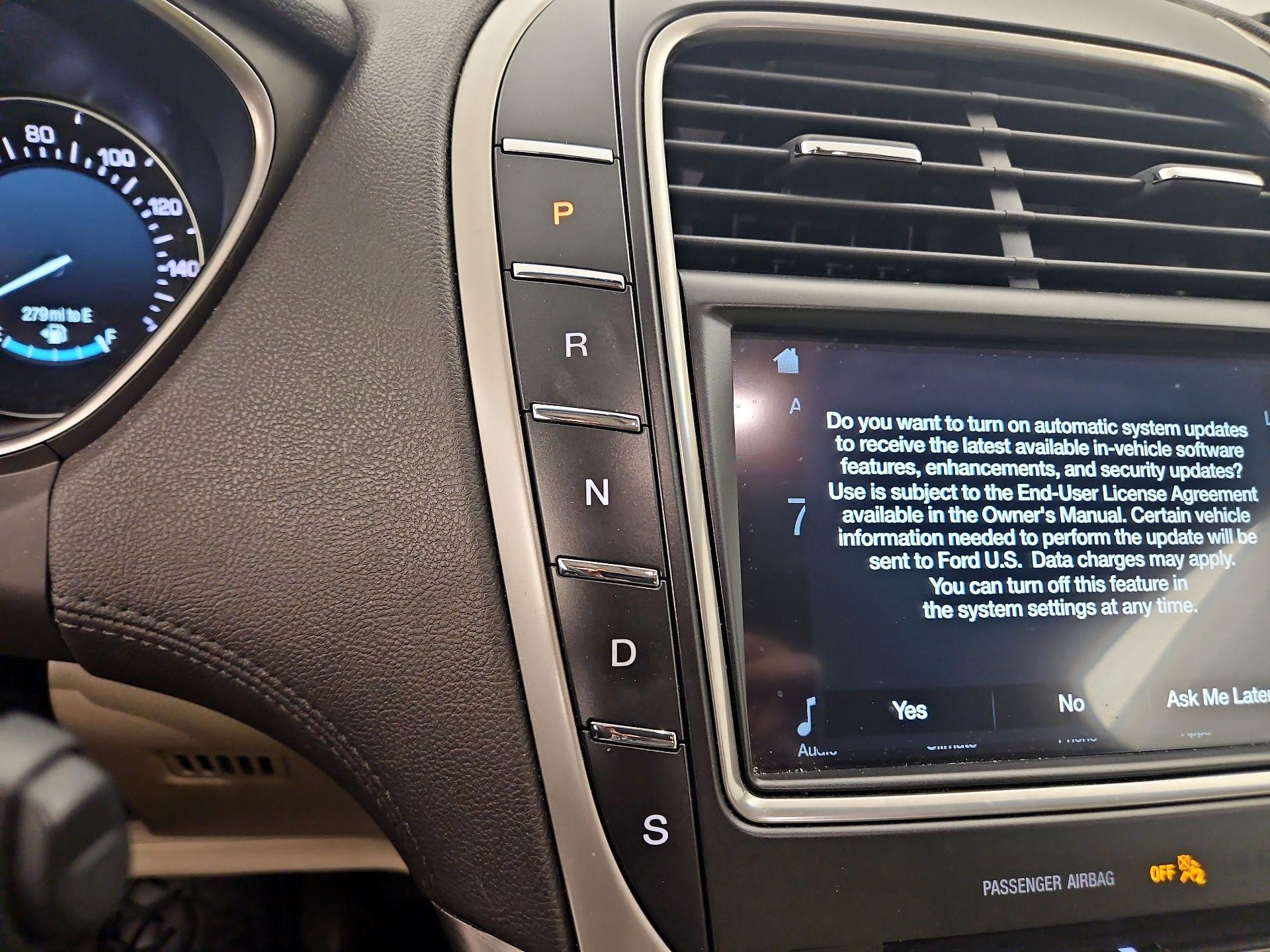 Thumbnail: 2017 Lincoln MKX - 17