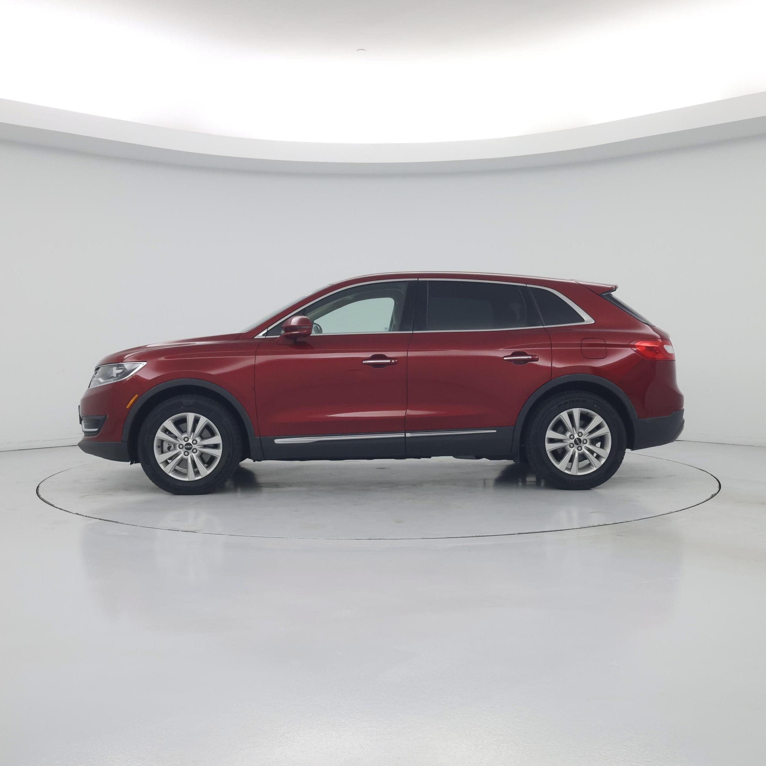 Thumbnail: 2017 Lincoln MKX - 3