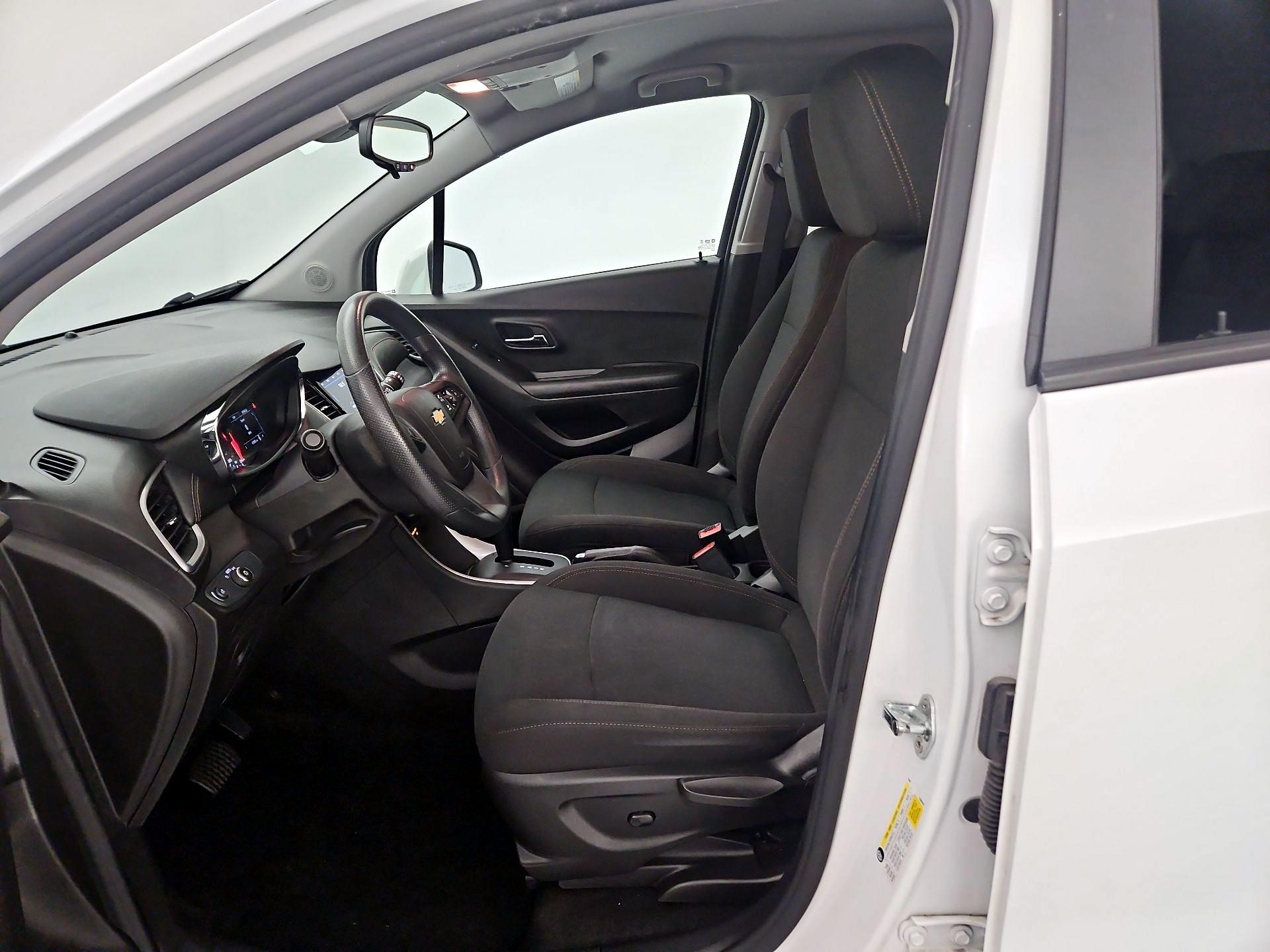 Thumbnail: 2022 Chevrolet Trax - 11