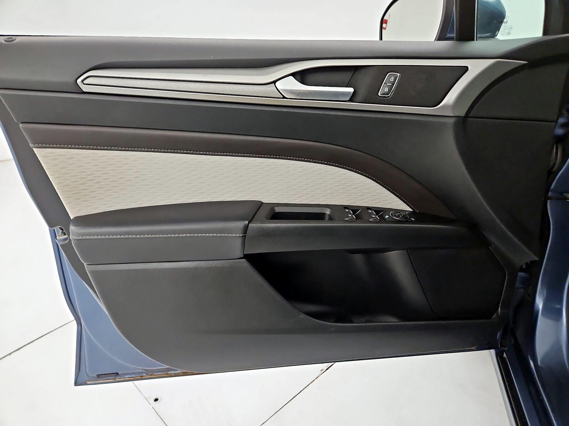 Thumbnail: 2019 Ford Fusion - 12