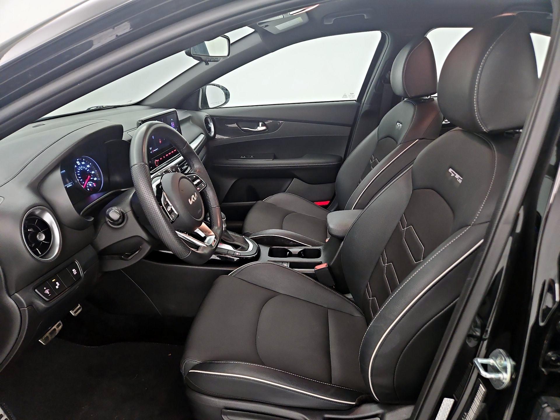 Thumbnail: 2022 Kia Forte - 11