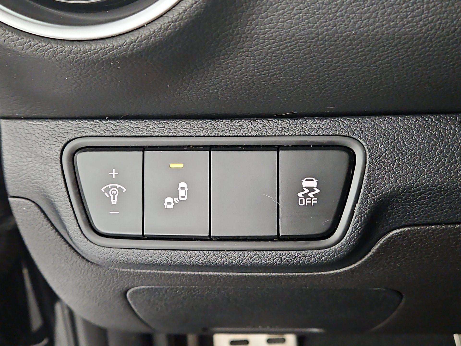 Thumbnail: 2022 Kia Forte - 13