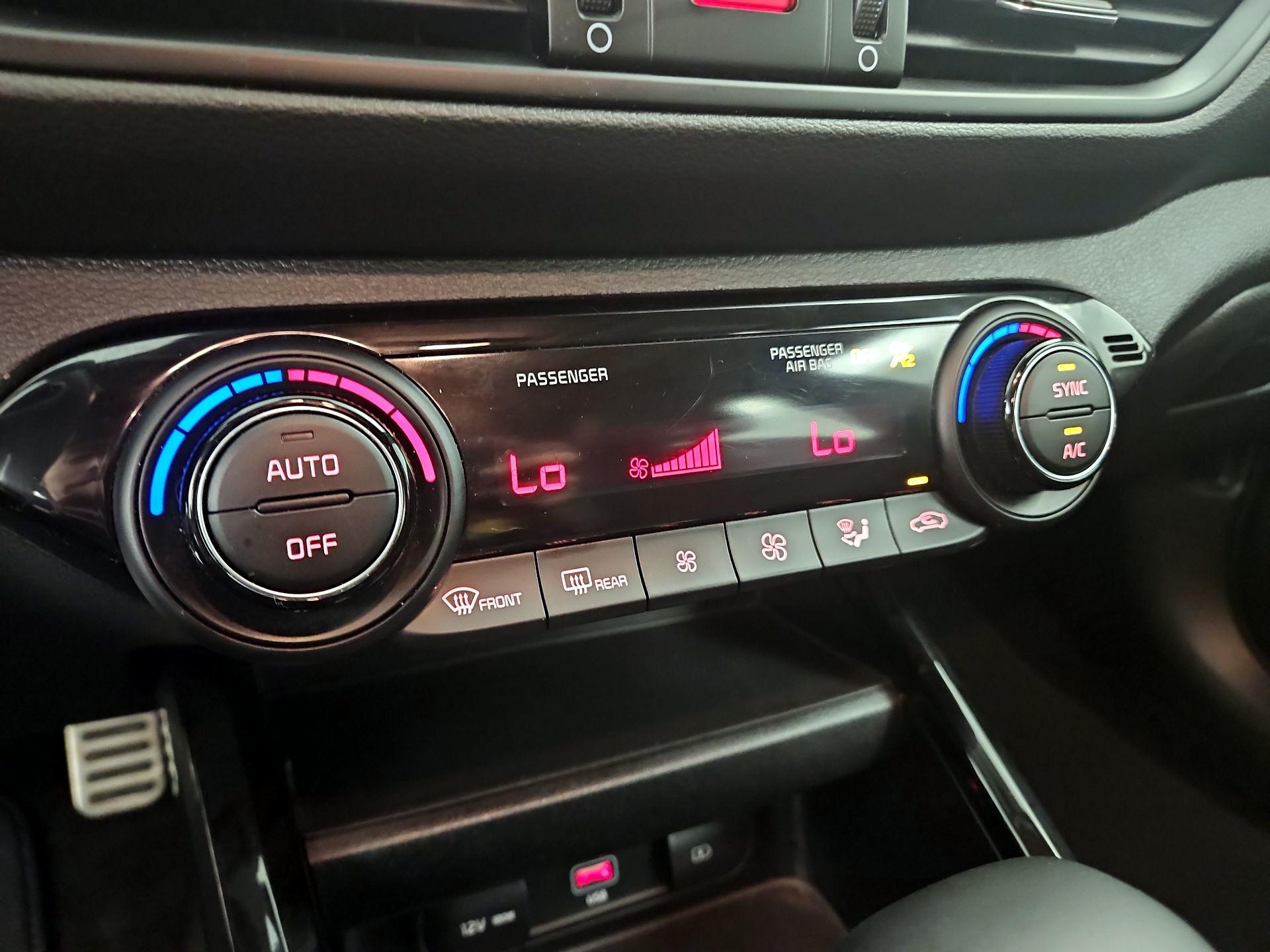 Thumbnail: 2022 Kia Forte - 17