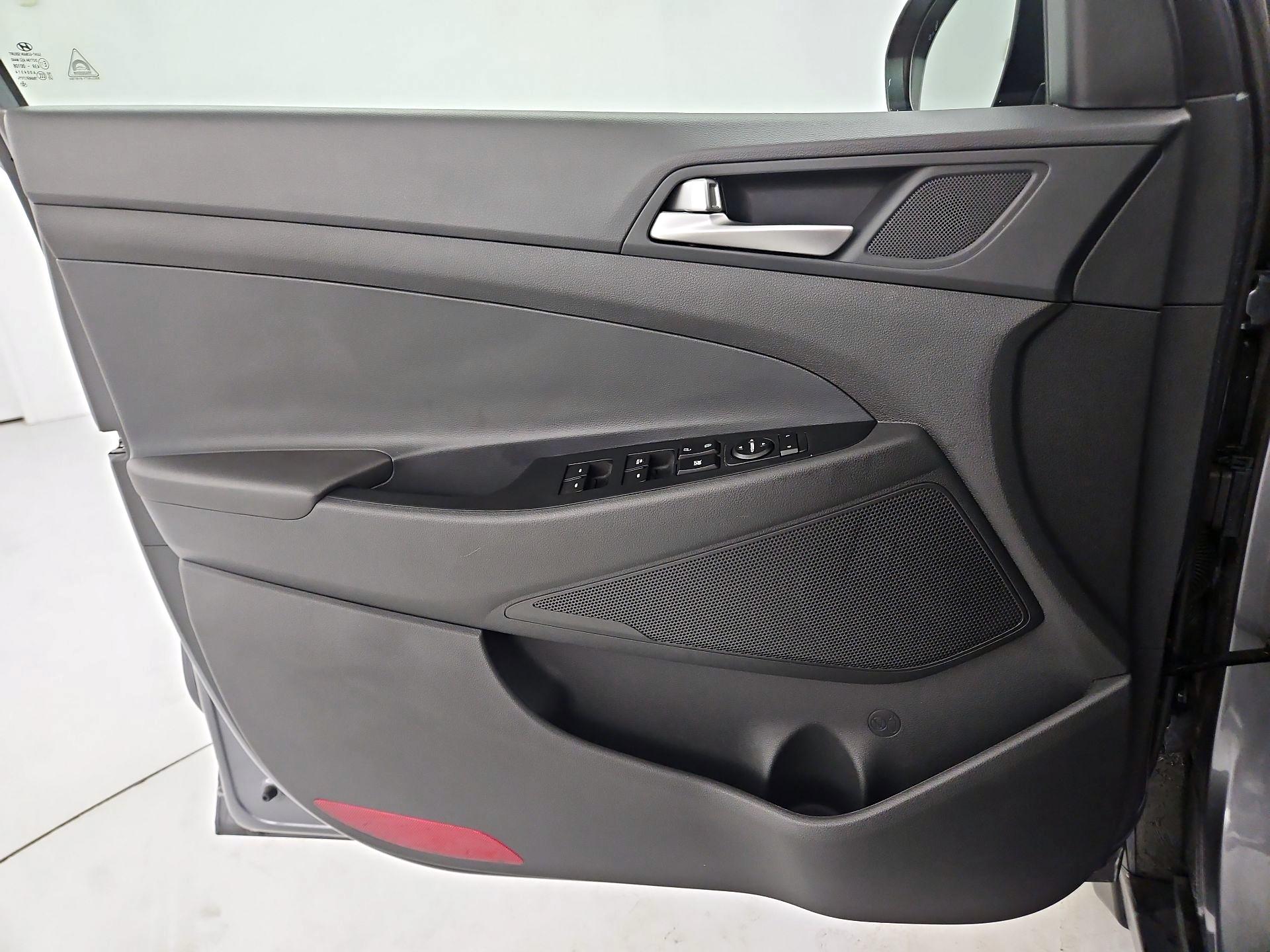 Thumbnail: 2019 Hyundai Tucson - 12