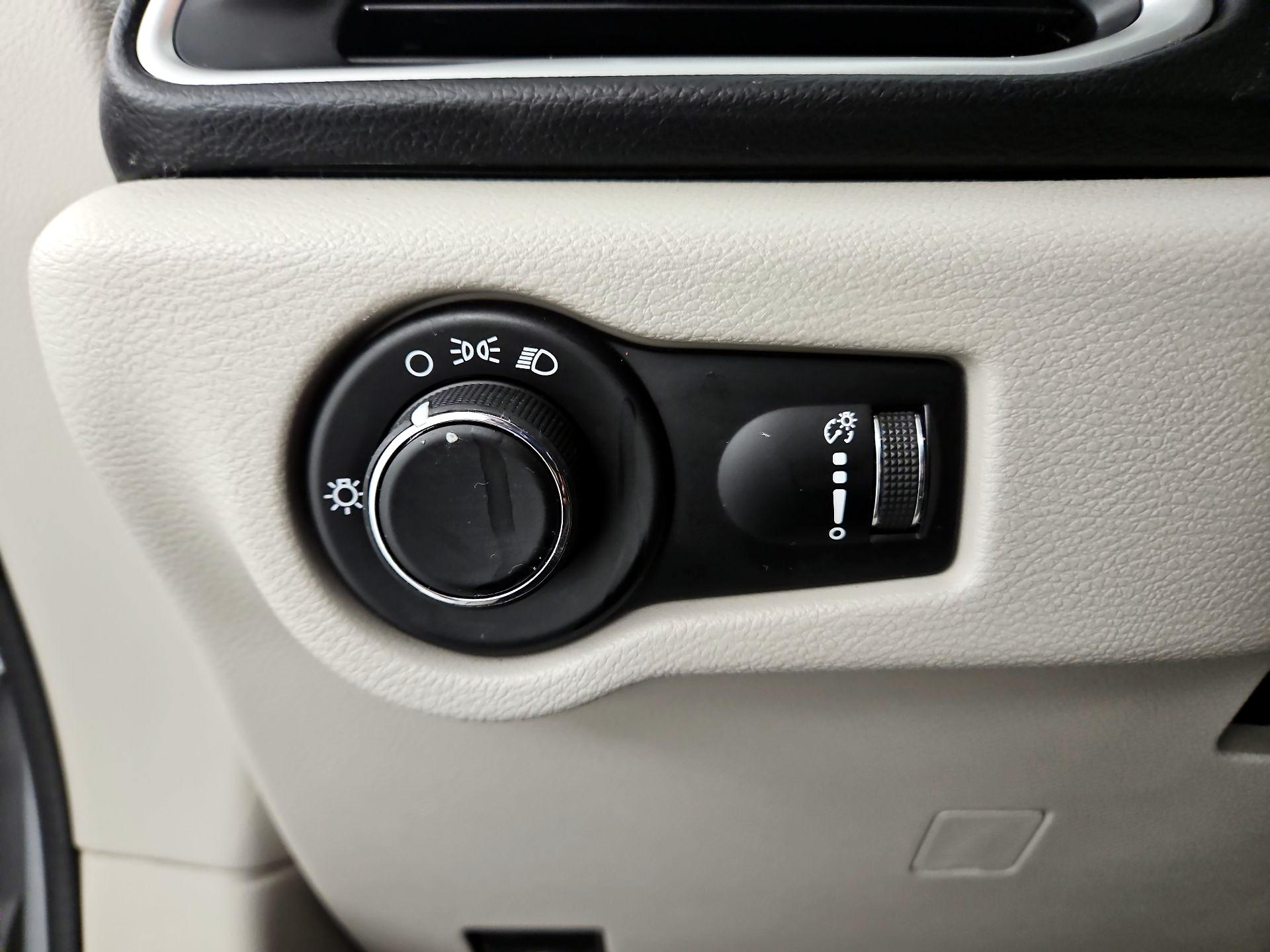 Thumbnail: 2019 Chrysler Pacifica - 13