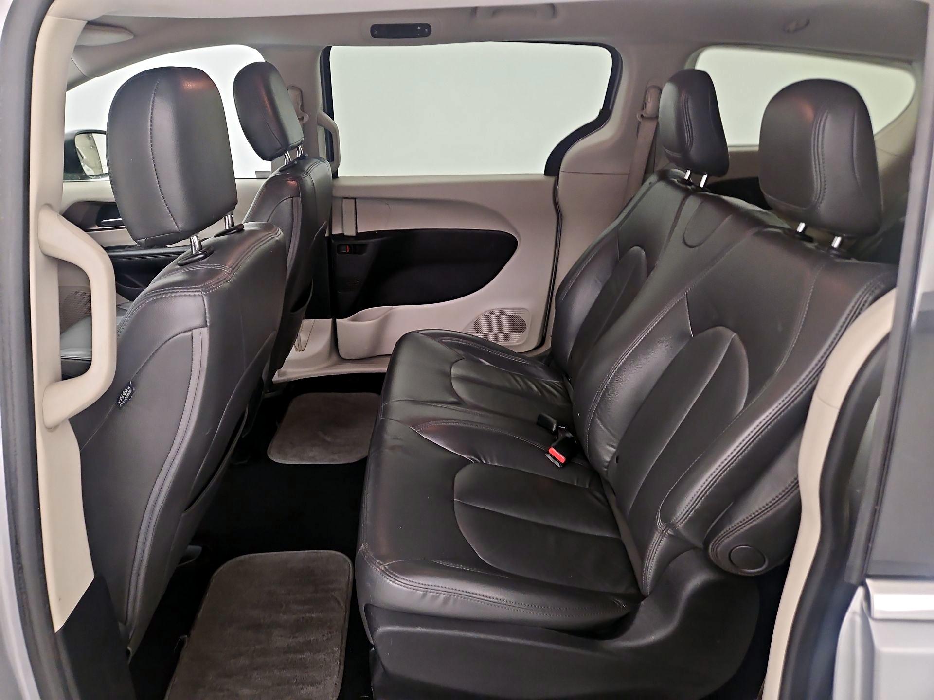 Thumbnail: 2019 Chrysler Pacifica - 19
