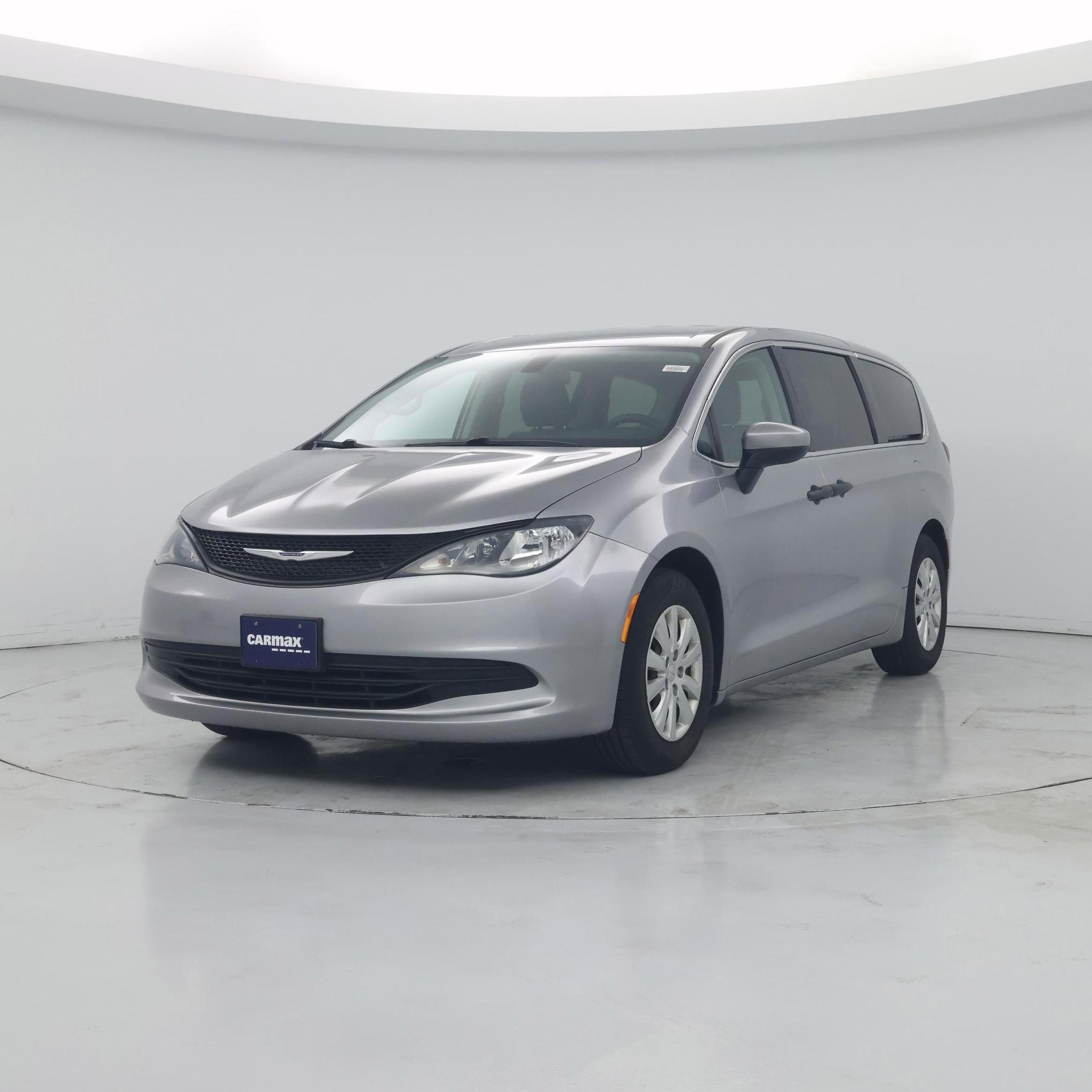 Thumbnail: 2019 Chrysler Pacifica - 4