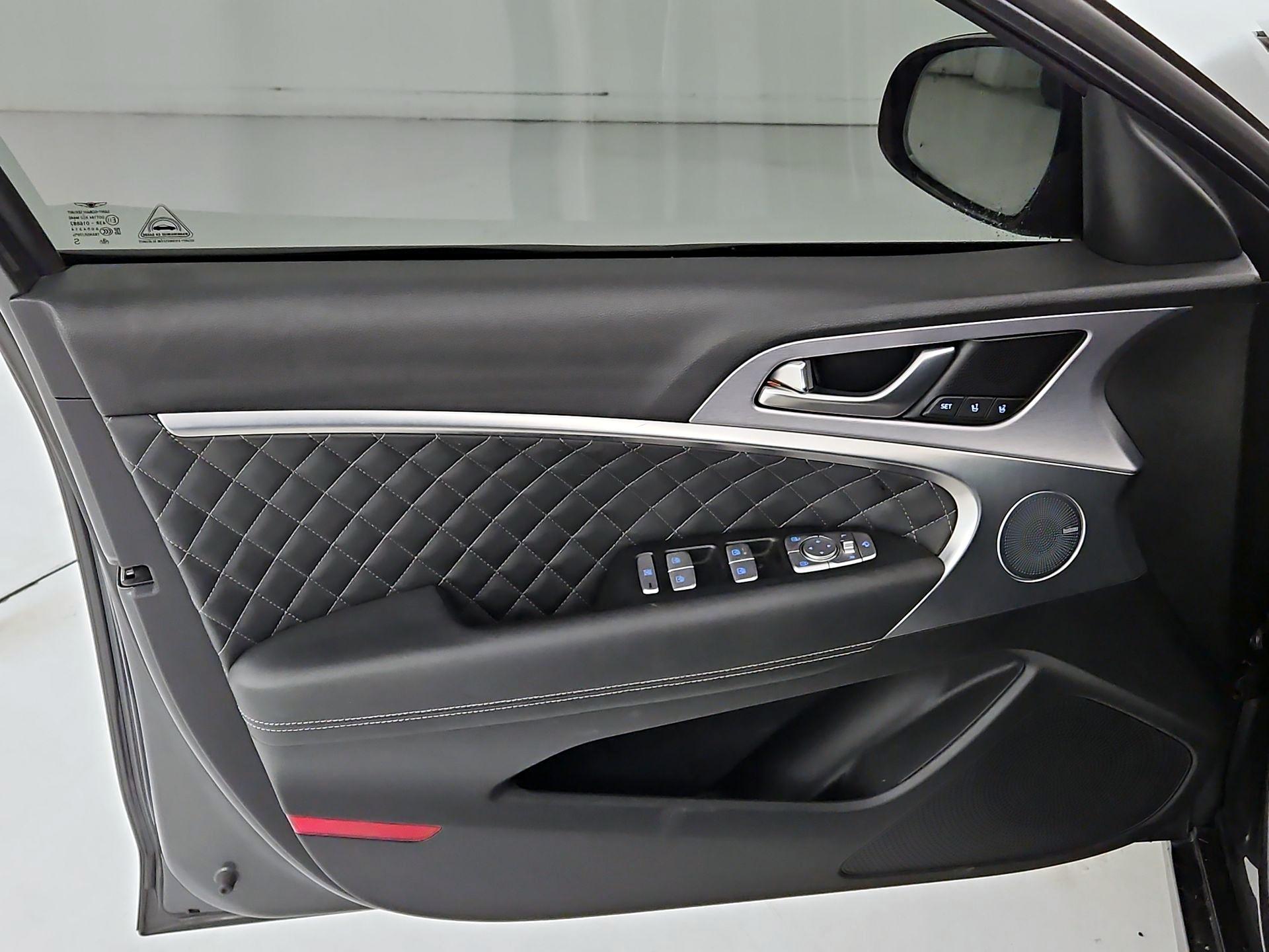 Thumbnail: 2019 Genesis G70 - 12