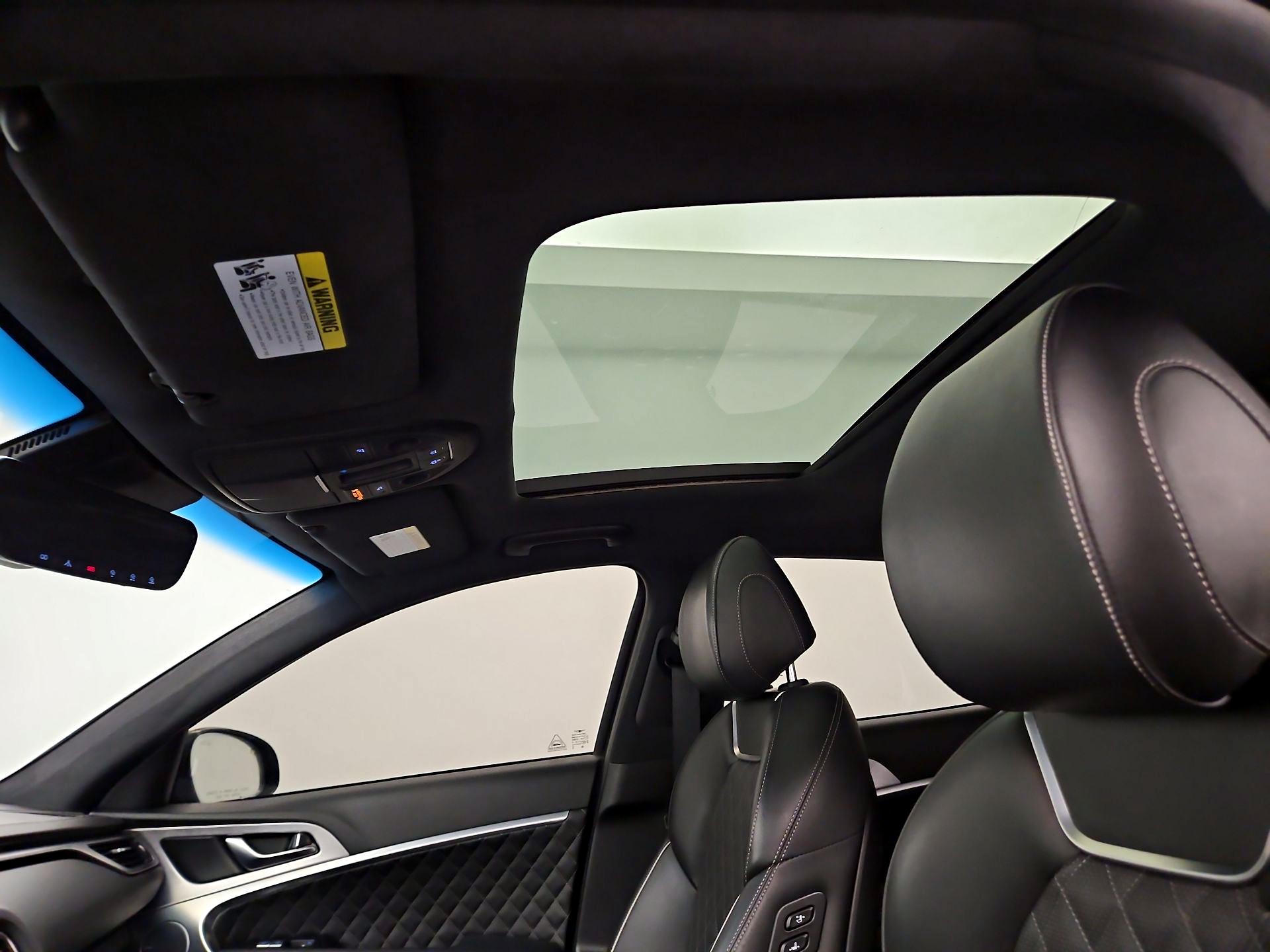 Thumbnail: 2019 Genesis G70 - 19