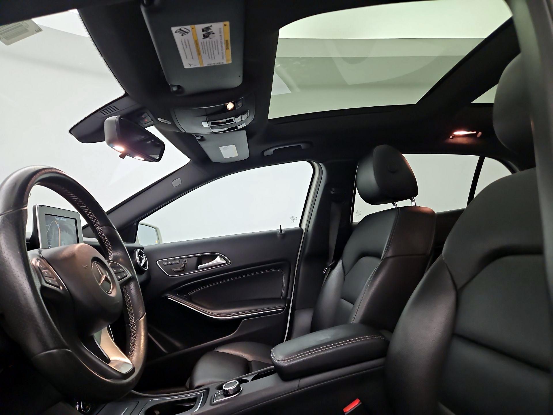 Thumbnail: 2017 Mercedes-Benz GLA - 20
