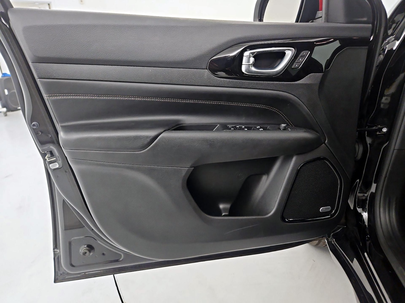 2023 Jeep Compass (RED) Edition - Photo 11