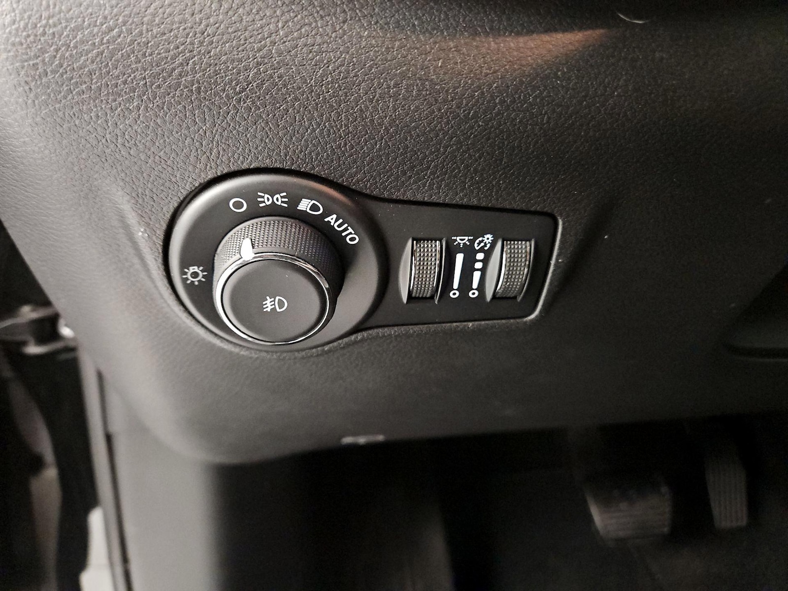 2023 Jeep Compass (RED) Edition - Photo 12