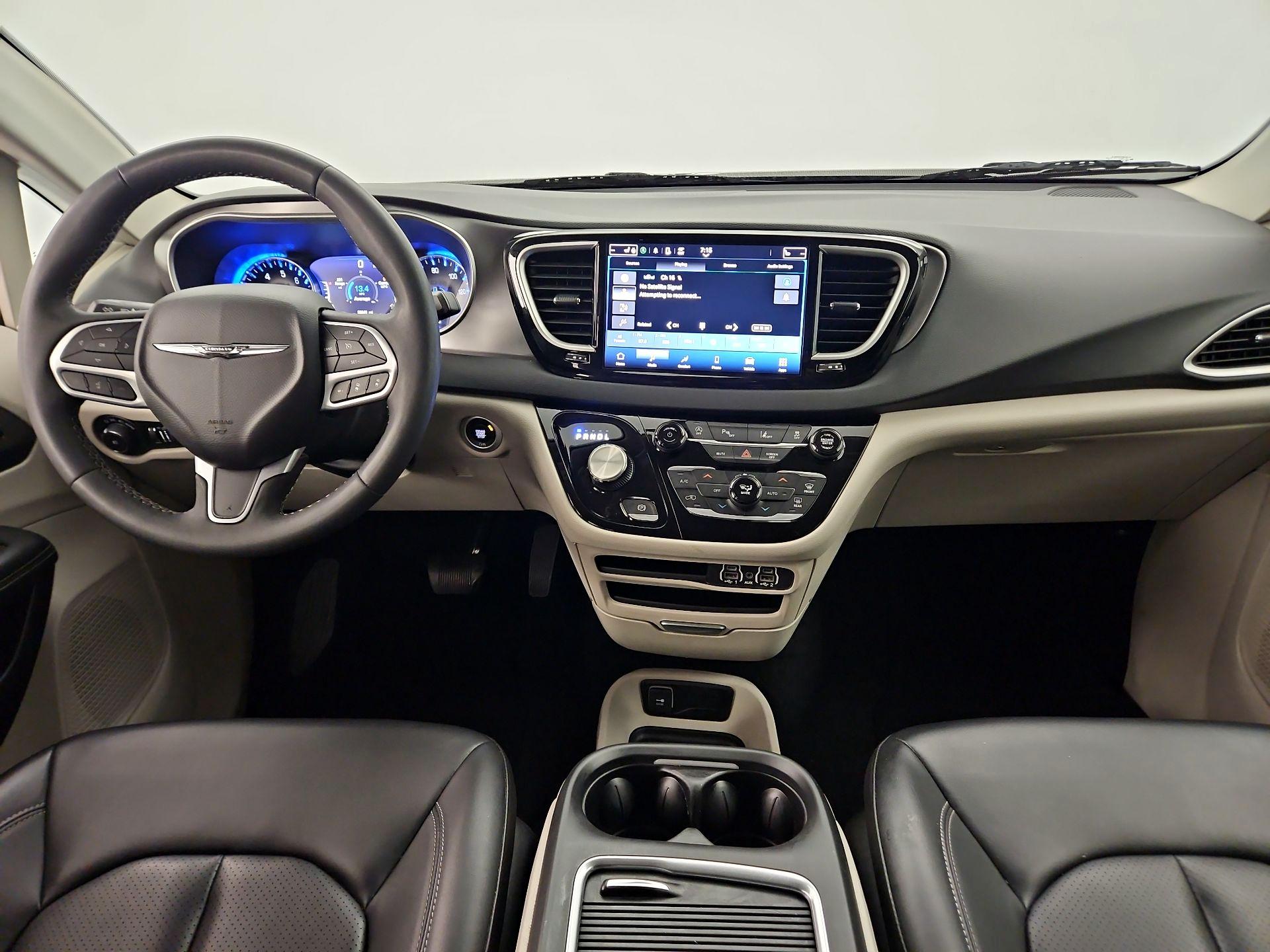 Thumbnail: 2023 Chrysler Pacifica - 9