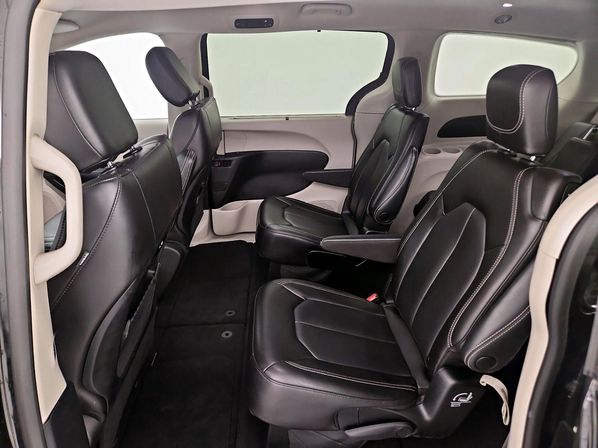 Thumbnail: 2023 Chrysler Pacifica - 19