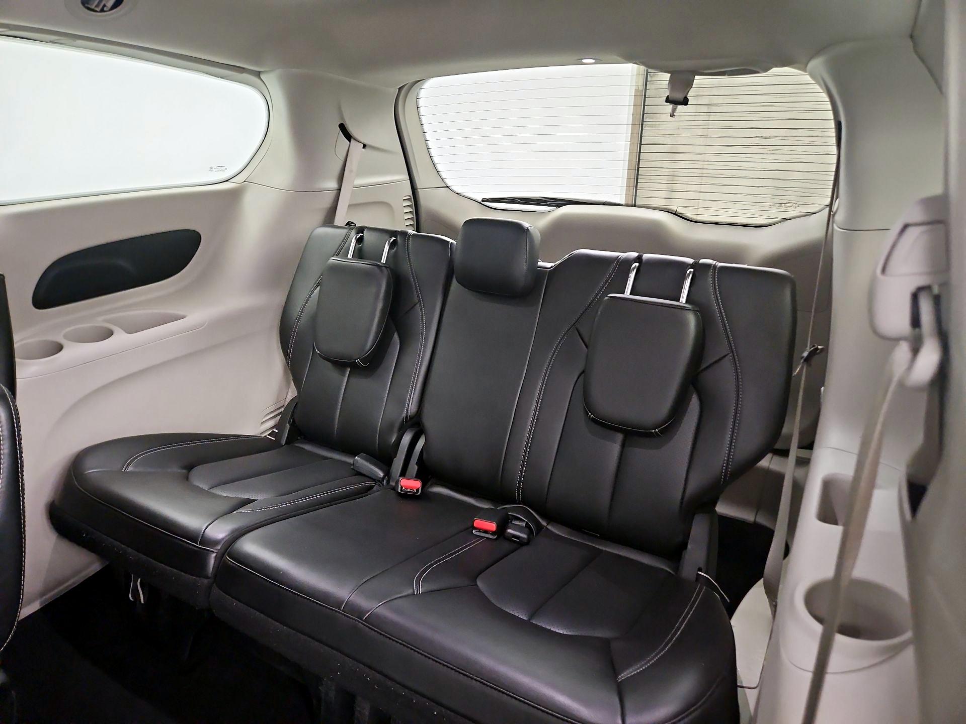 Thumbnail: 2023 Chrysler Pacifica - 20