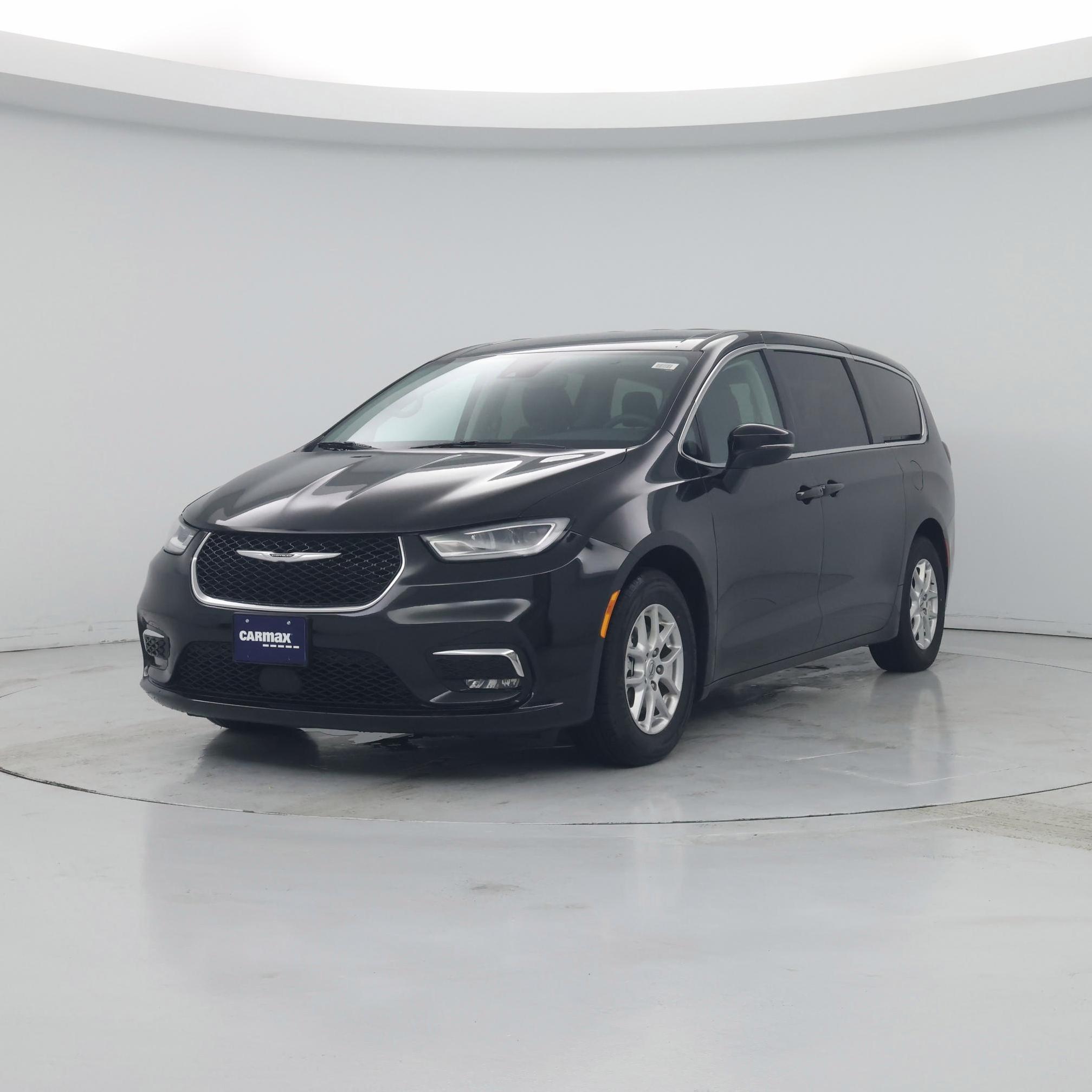 Thumbnail: 2023 Chrysler Pacifica - 4