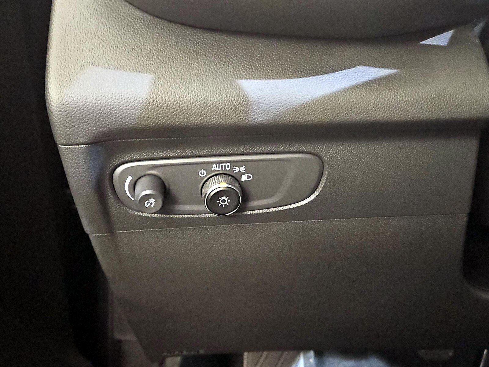 2023 Buick Envision Essence - Photo 14