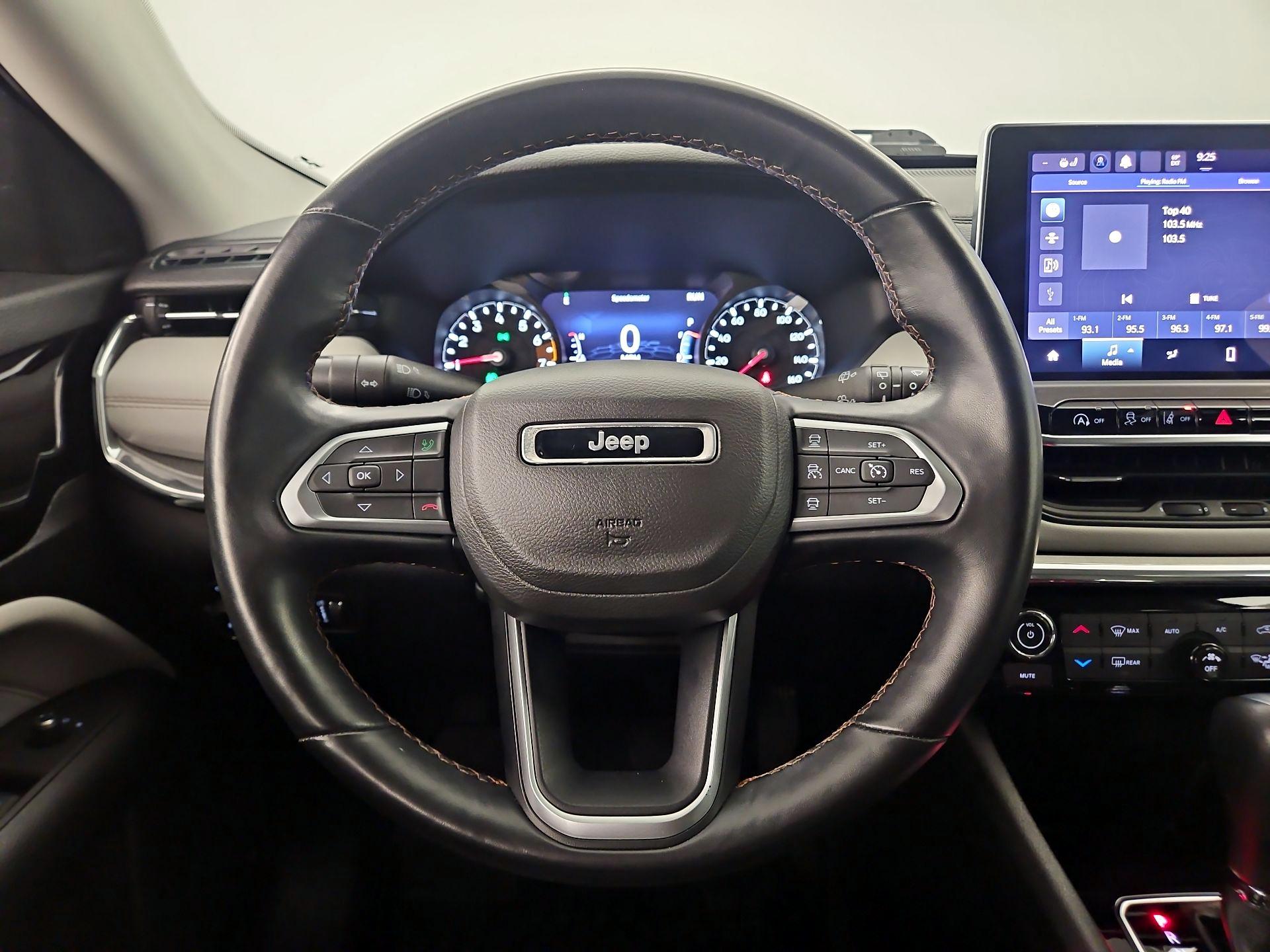Thumbnail: 2022 Jeep Compass - 10
