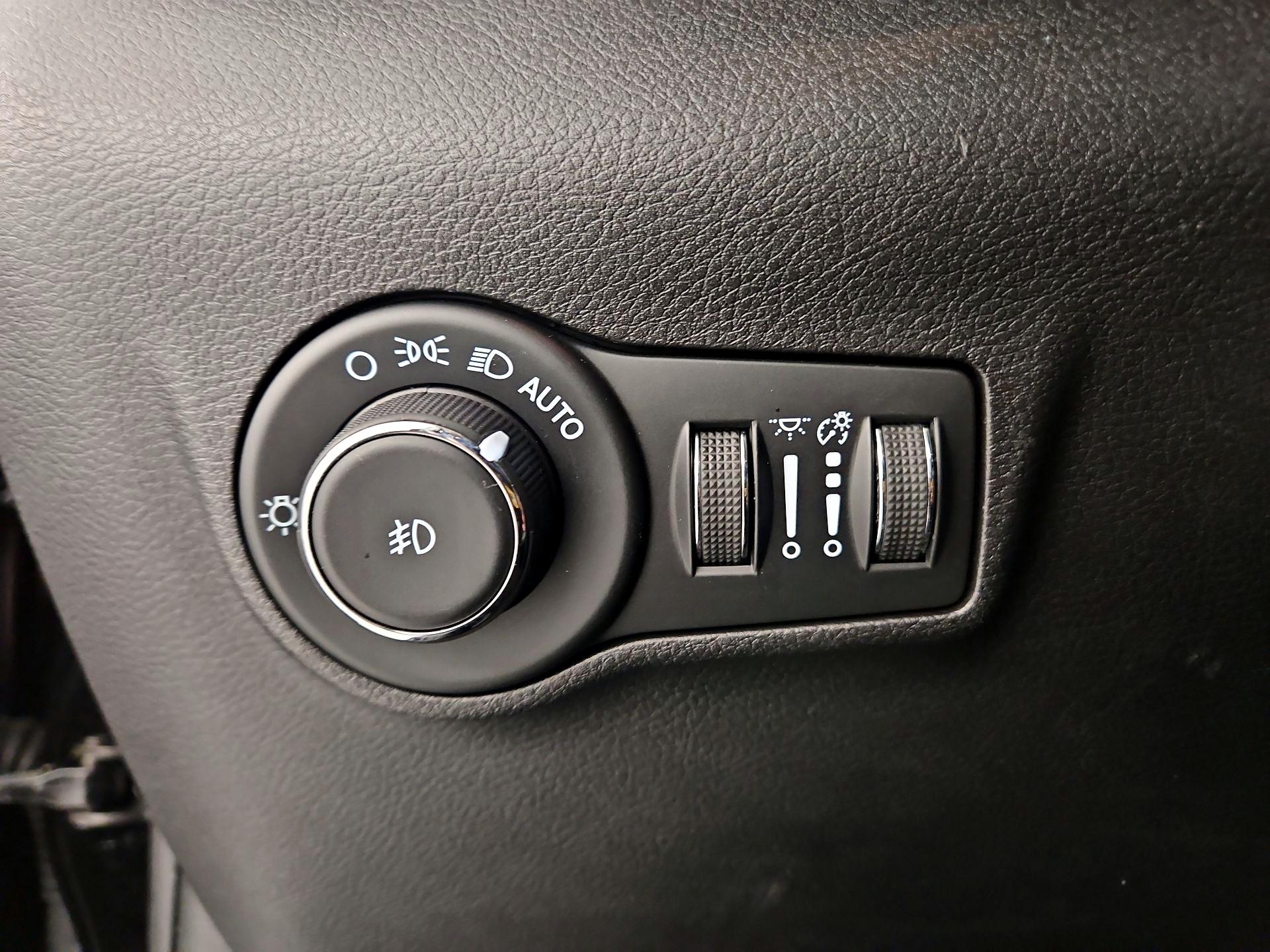 Thumbnail: 2022 Jeep Compass - 13