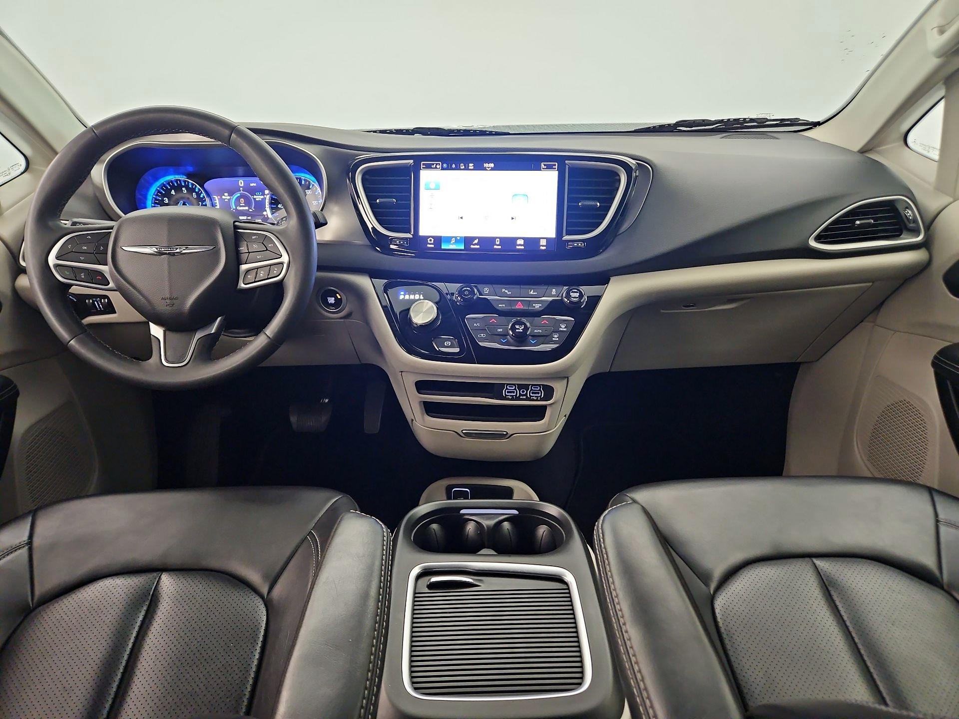 Thumbnail: 2023 Chrysler Pacifica - 9