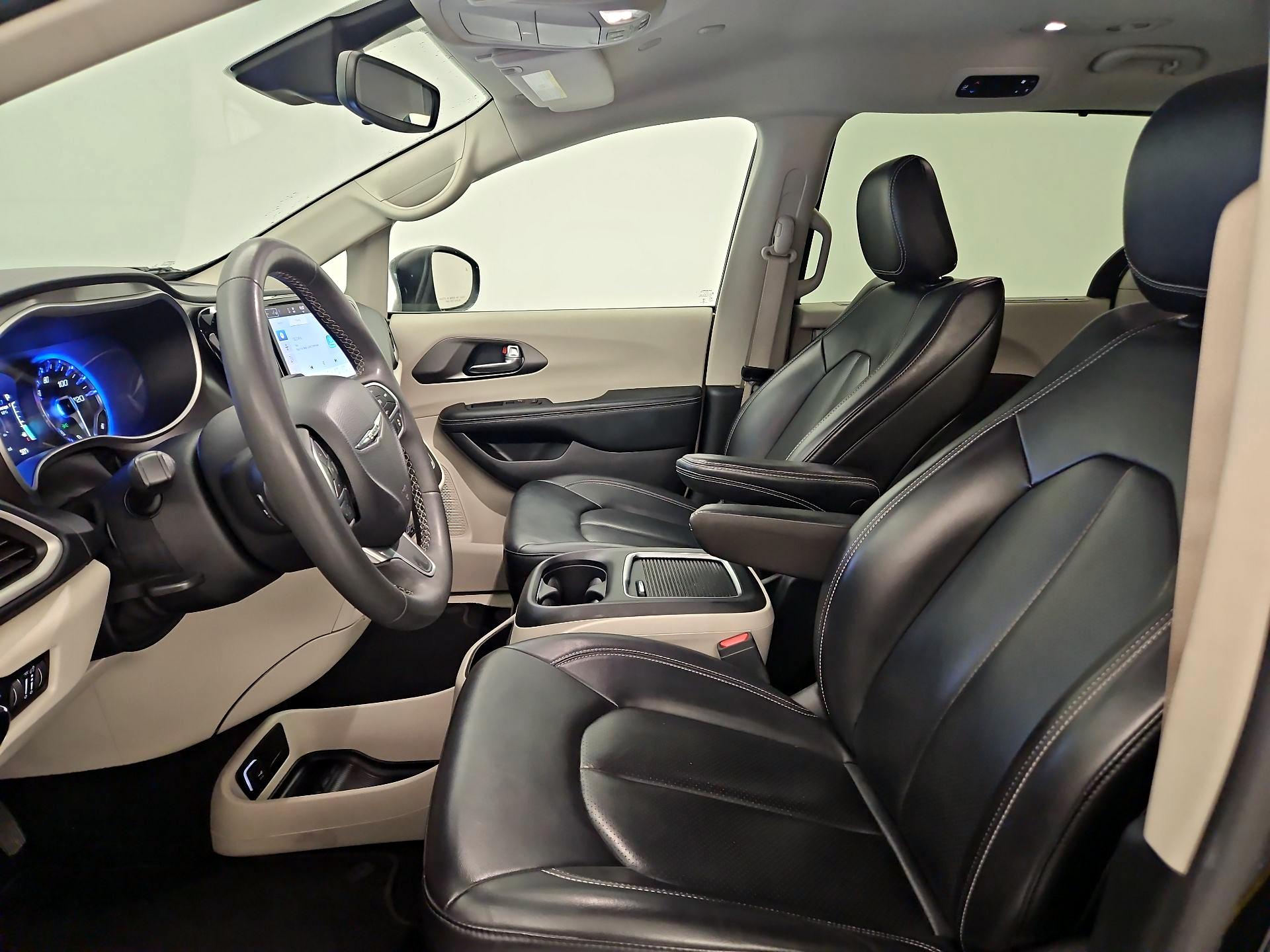 Thumbnail: 2023 Chrysler Pacifica - 11