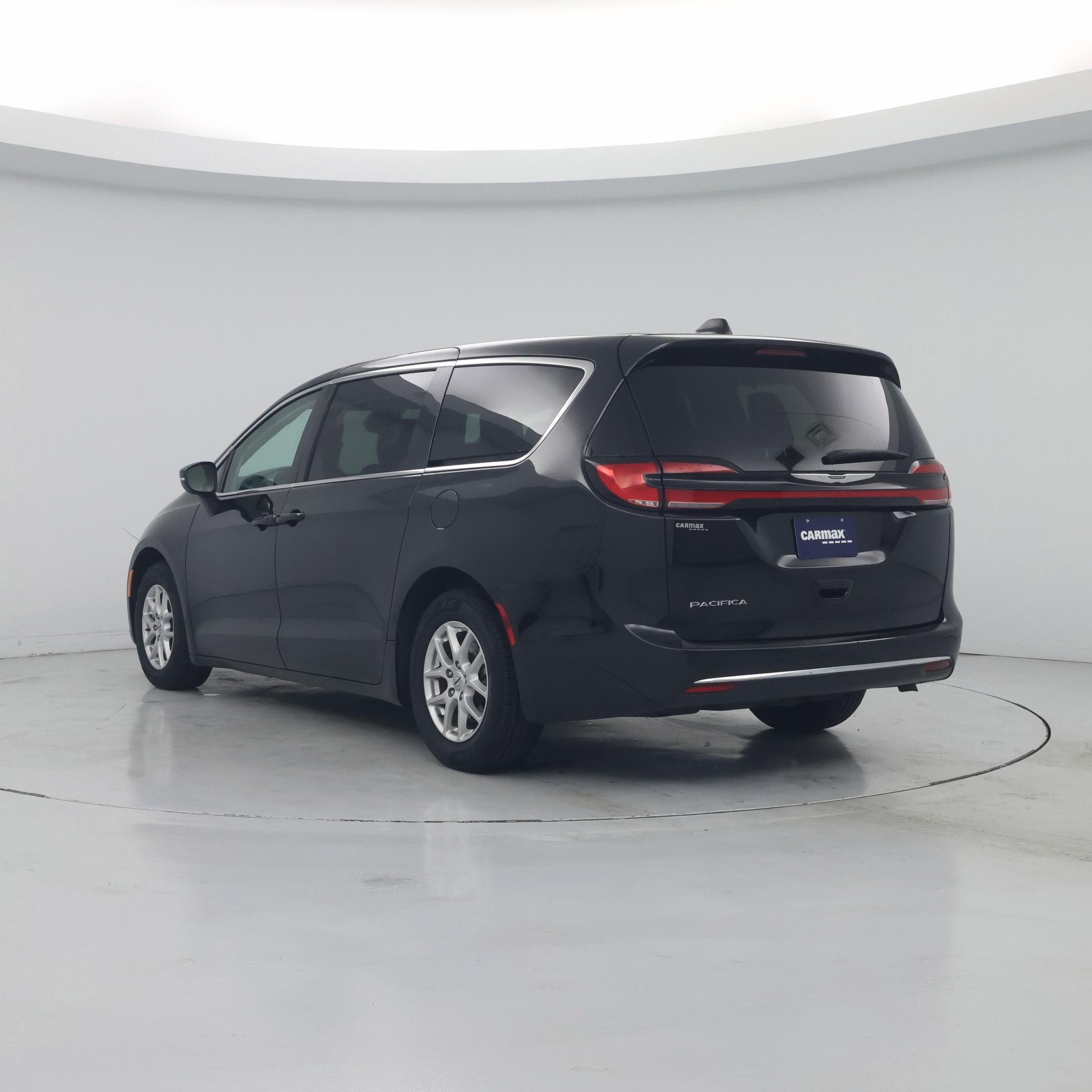 Thumbnail: 2023 Chrysler Pacifica - 2