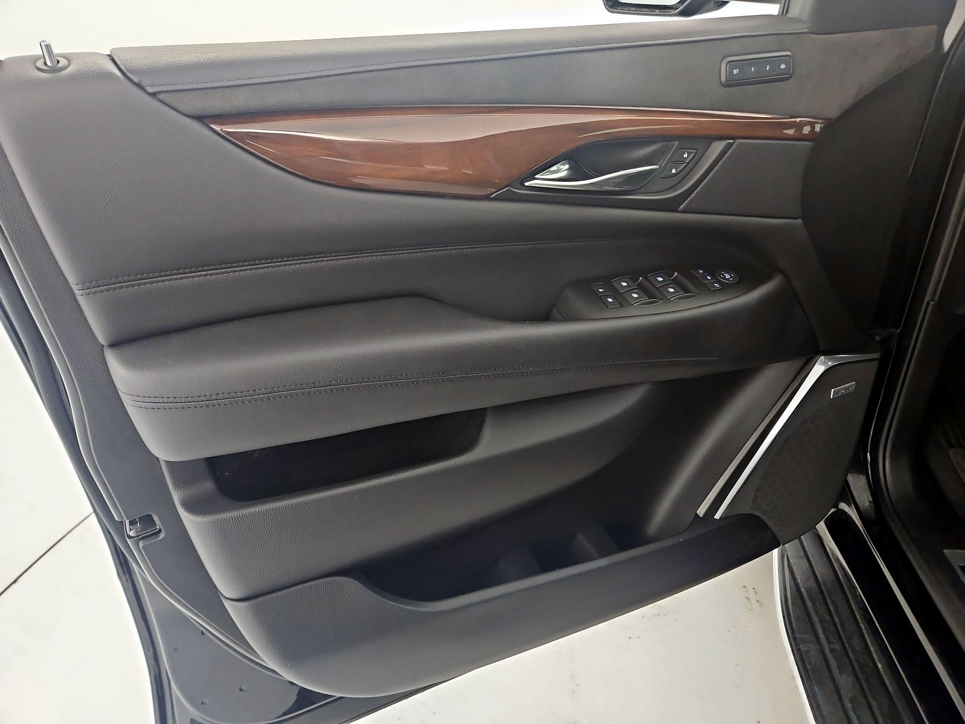 Thumbnail: 2020 Cadillac Escalade - 12