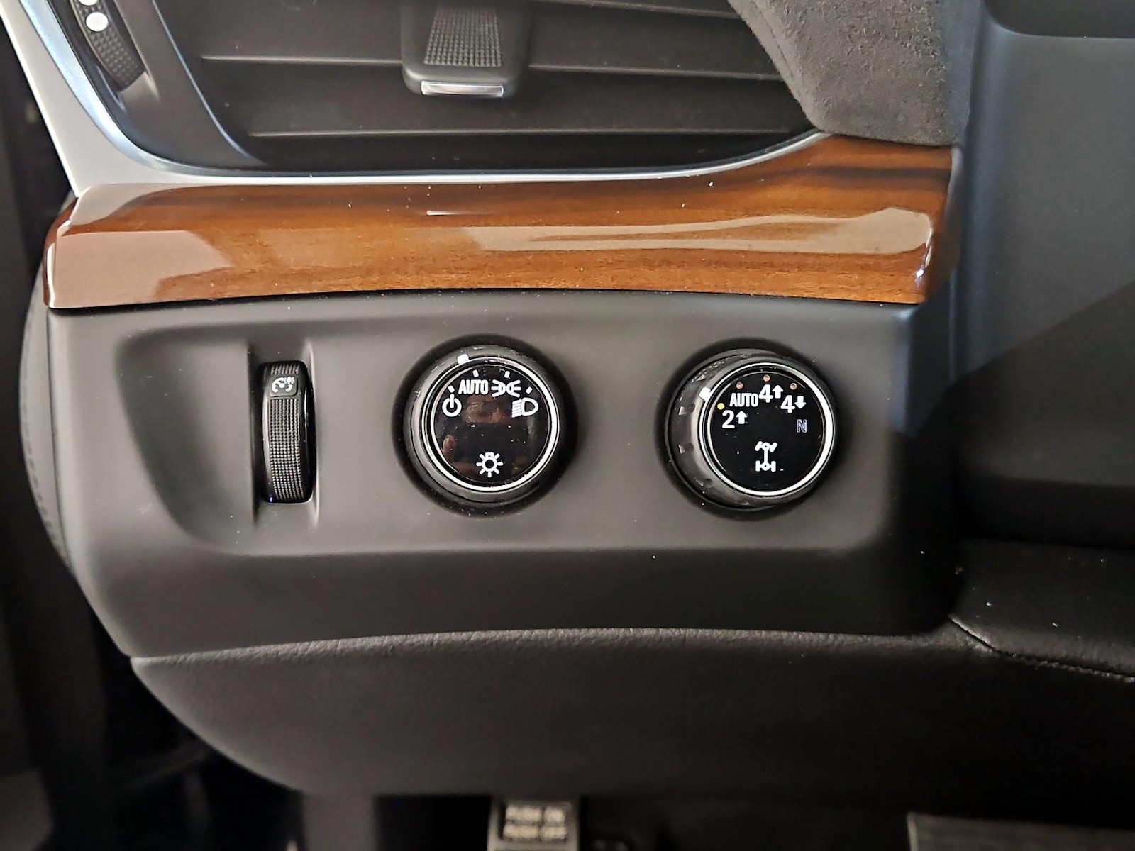 2020 Cadillac Escalade Luxury - Photo 14