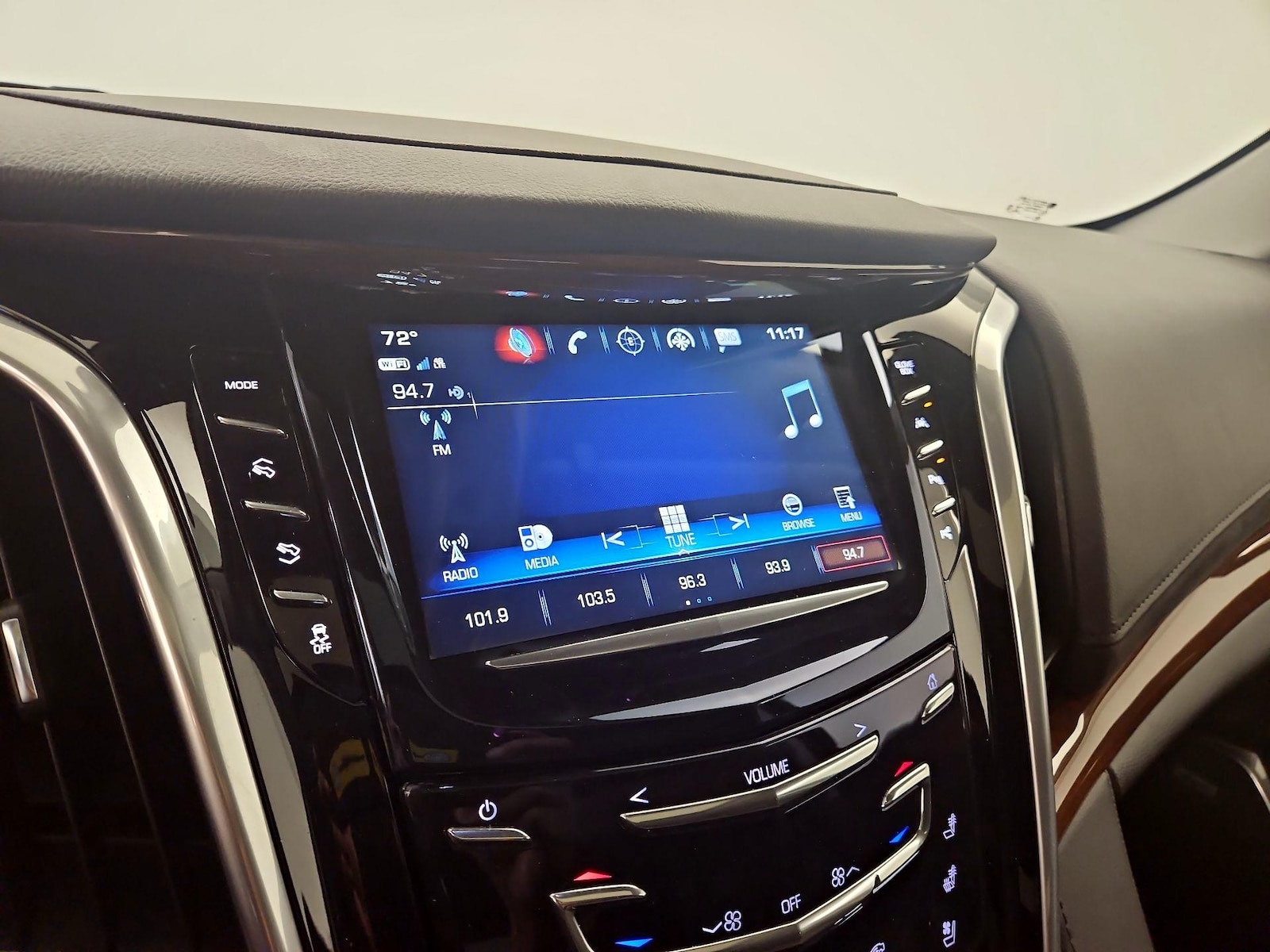 2020 Cadillac Escalade Luxury - Photo 17