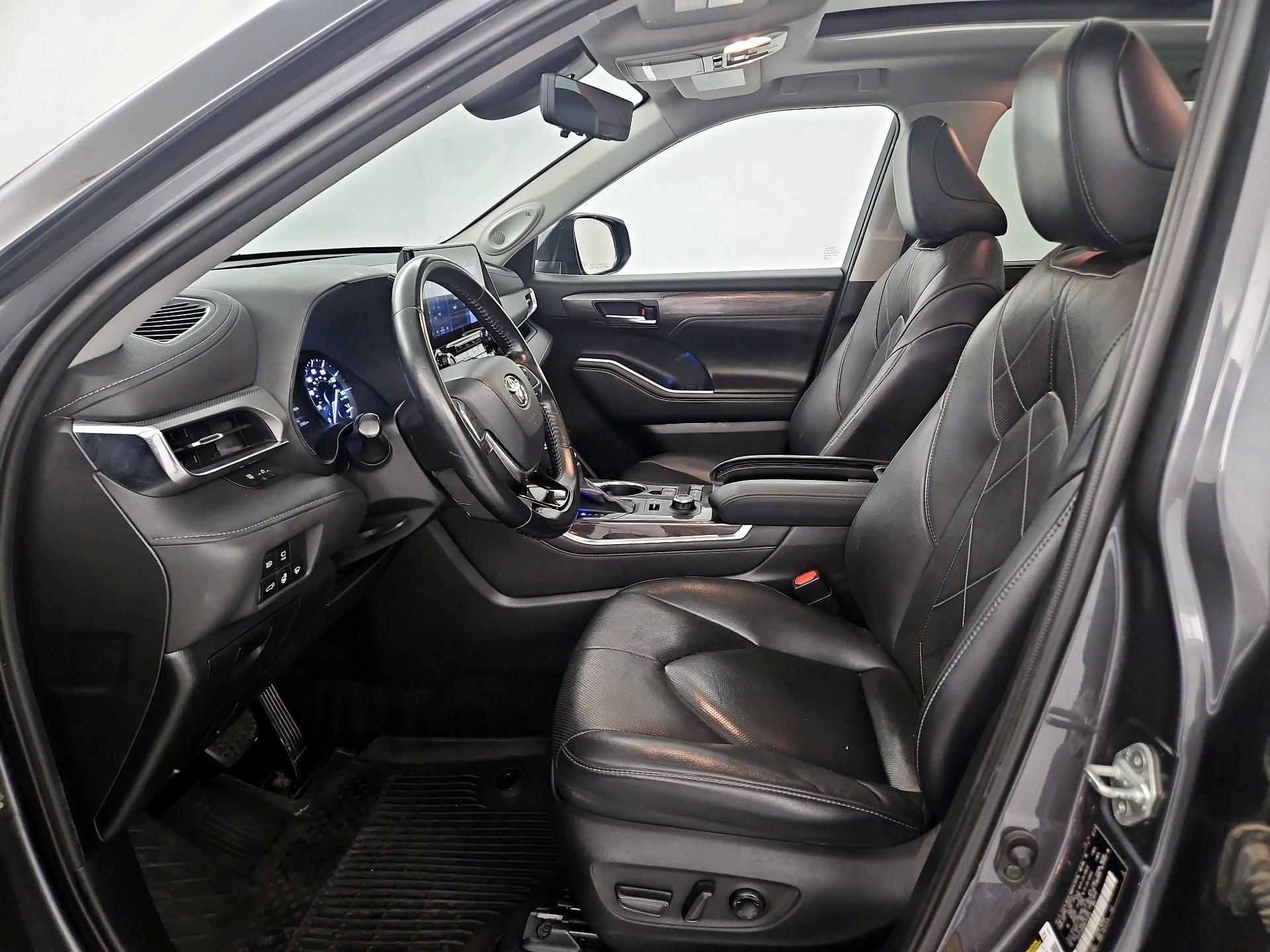 Thumbnail: 2021 Toyota Highlander - 9