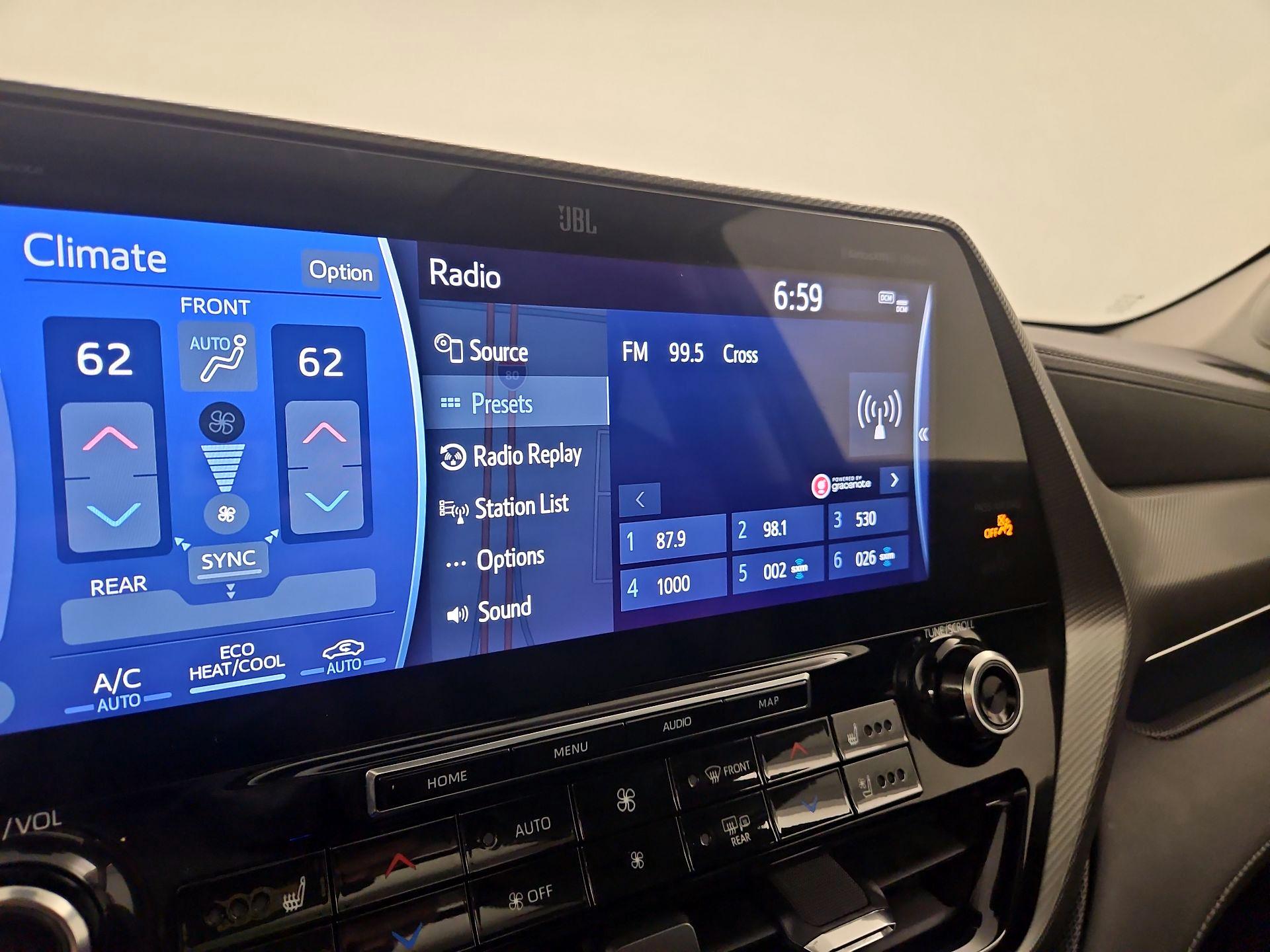 Thumbnail: 2021 Toyota Highlander - 14