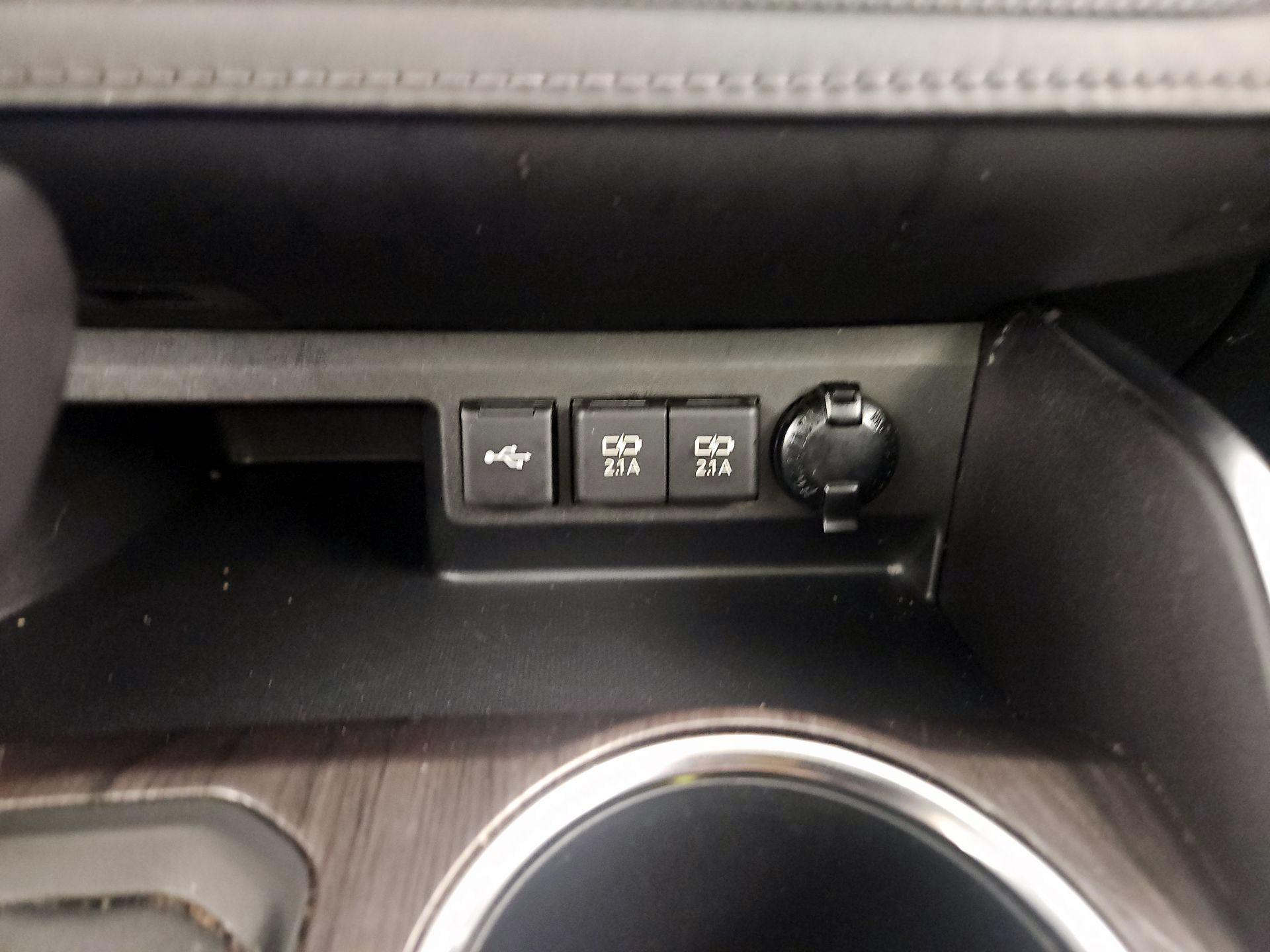 Thumbnail: 2021 Toyota Highlander - 17
