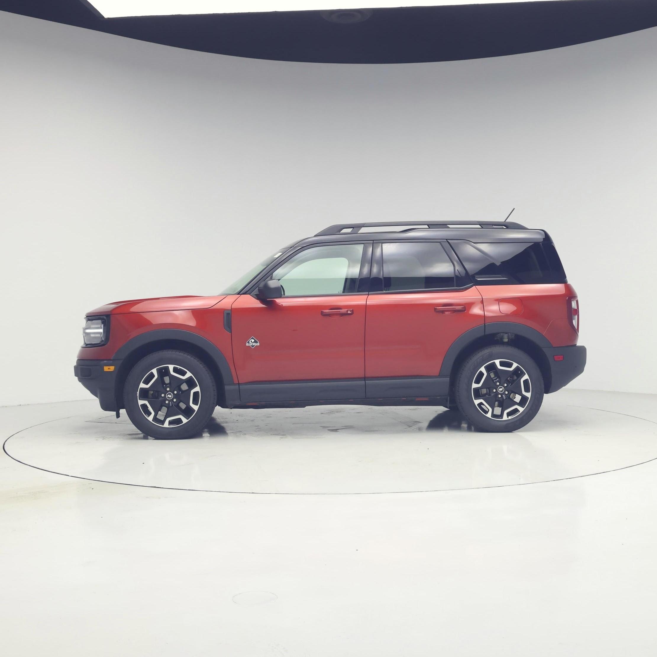 Thumbnail: 2022 Ford Bronco Sport - 3