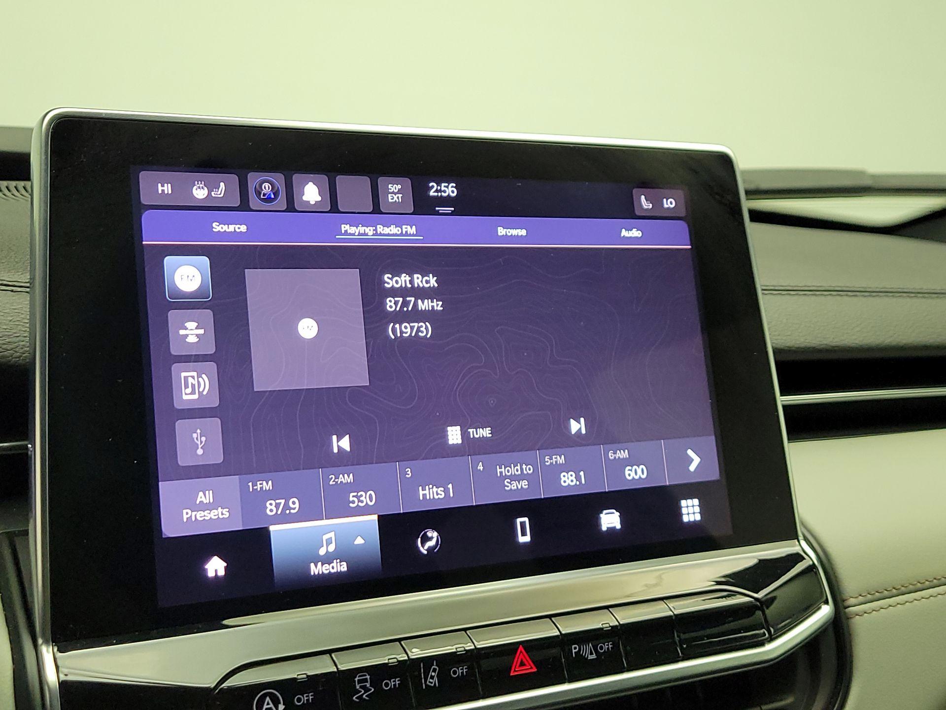 Thumbnail: 2023 Jeep Compass - 15