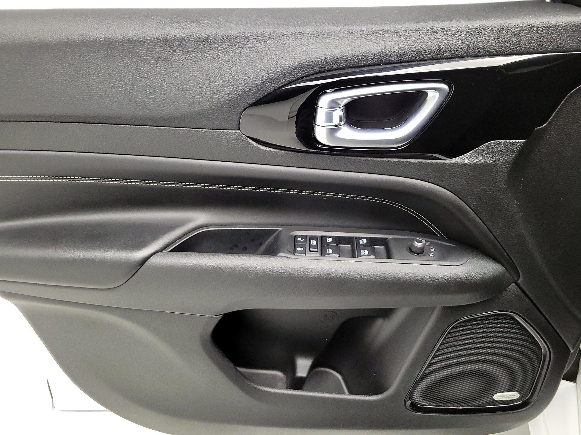 Thumbnail: 2023 Jeep Compass - 12