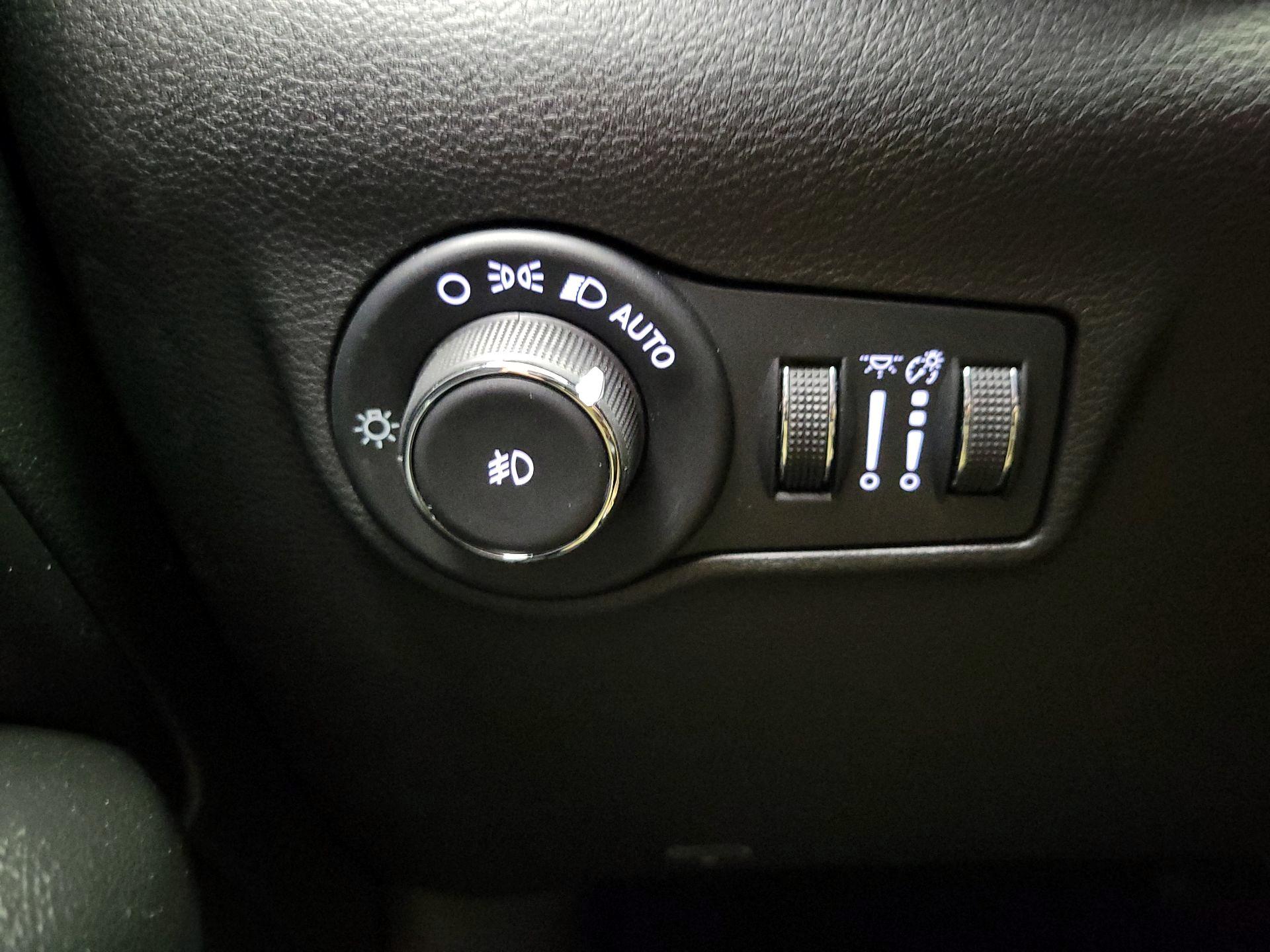 Thumbnail: 2023 Jeep Compass - 13
