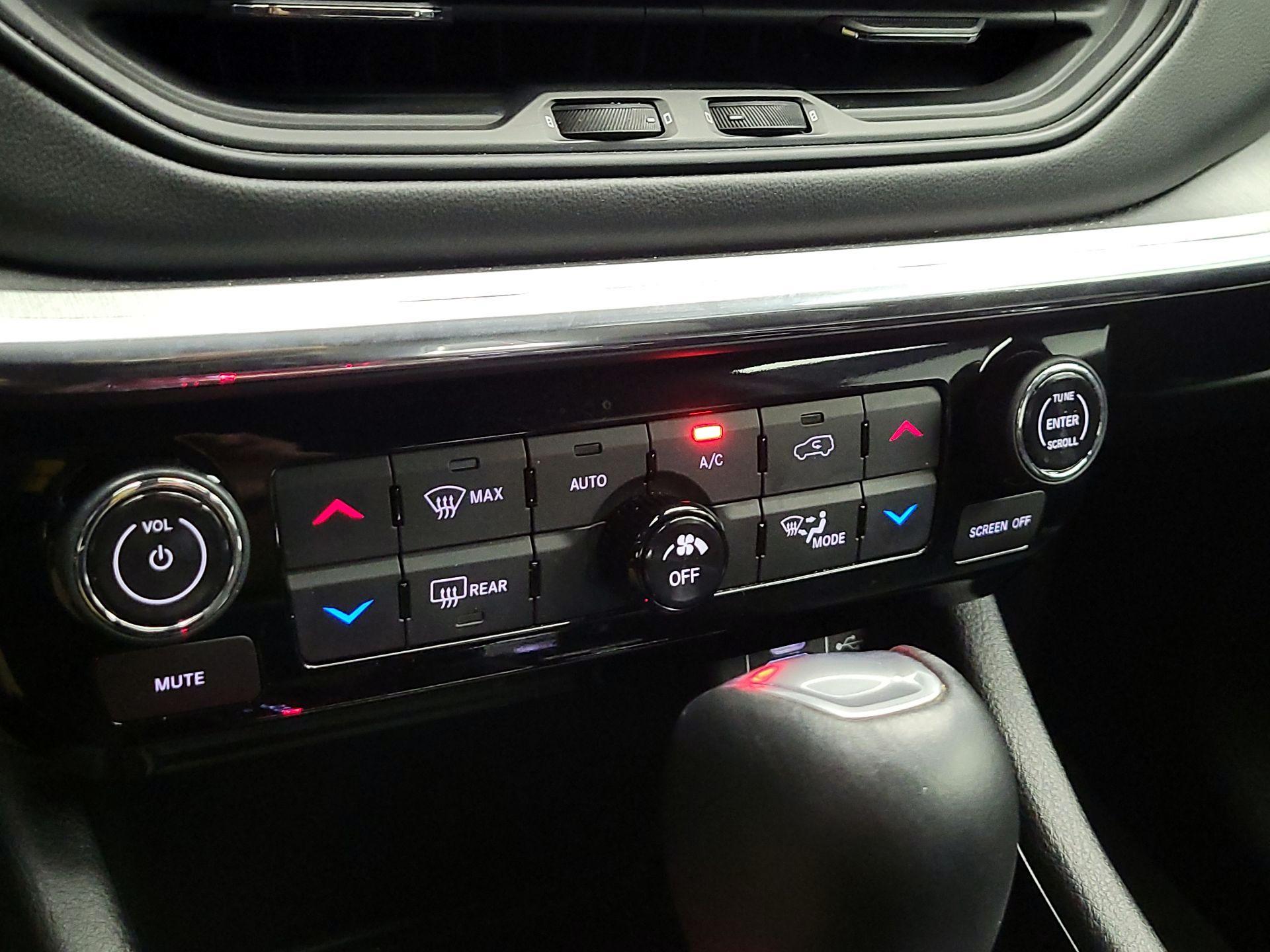 Thumbnail: 2023 Jeep Compass - 17