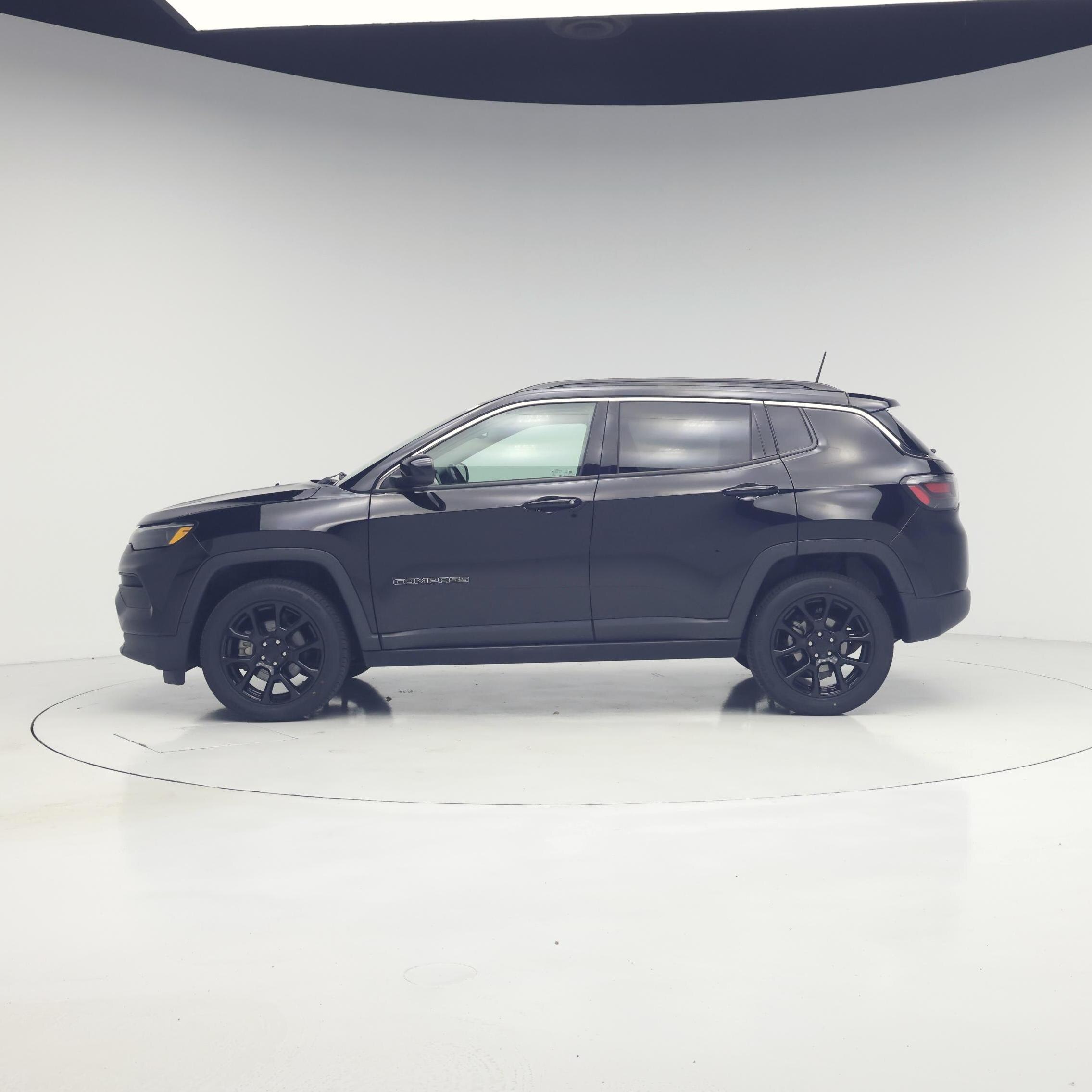 Thumbnail: 2022 Jeep Compass - 3
