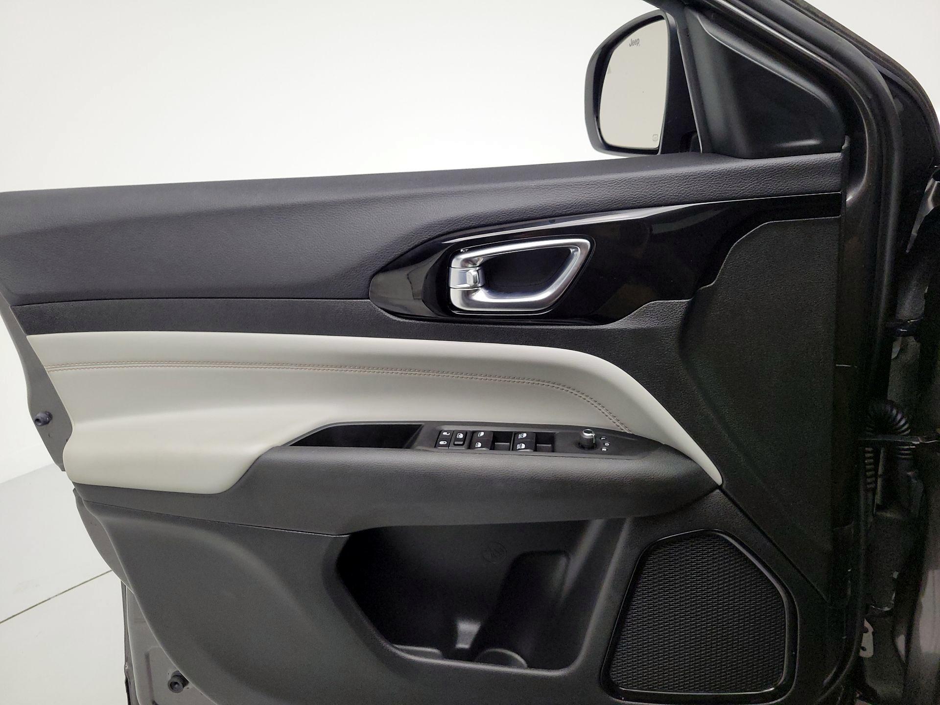 Thumbnail: 2022 Jeep Compass - 12