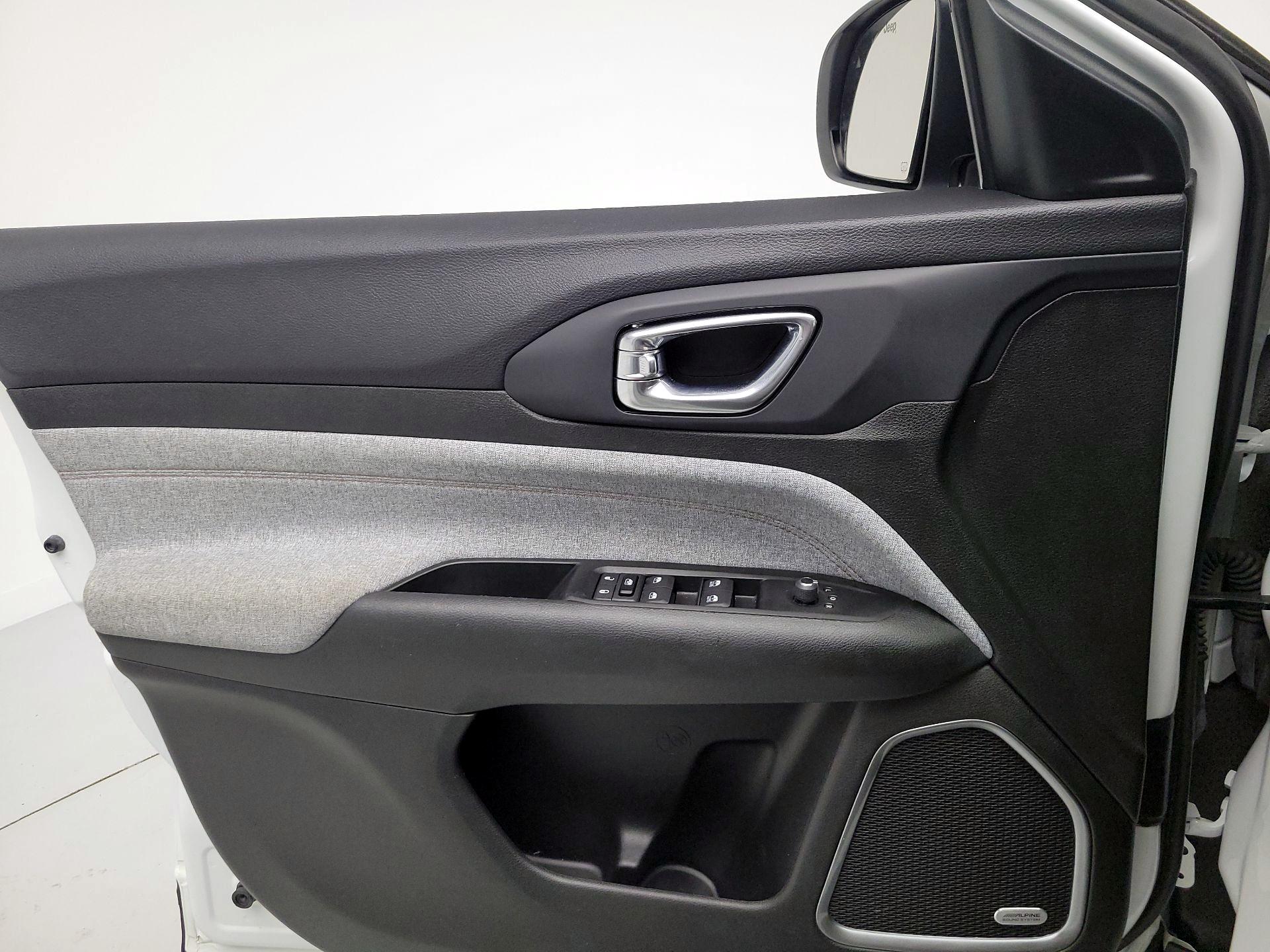 Thumbnail: 2022 Jeep Compass - 12
