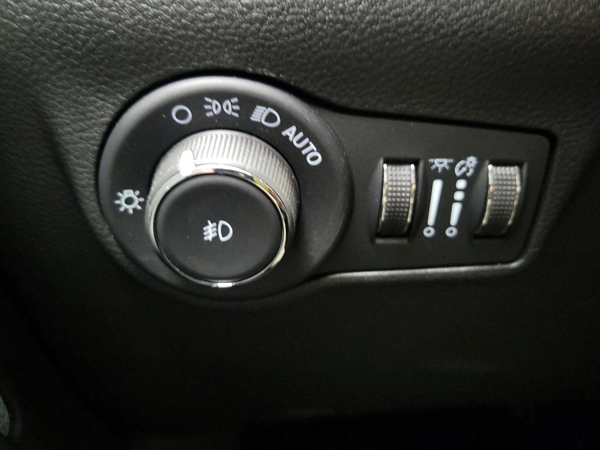 Thumbnail: 2022 Jeep Compass - 13