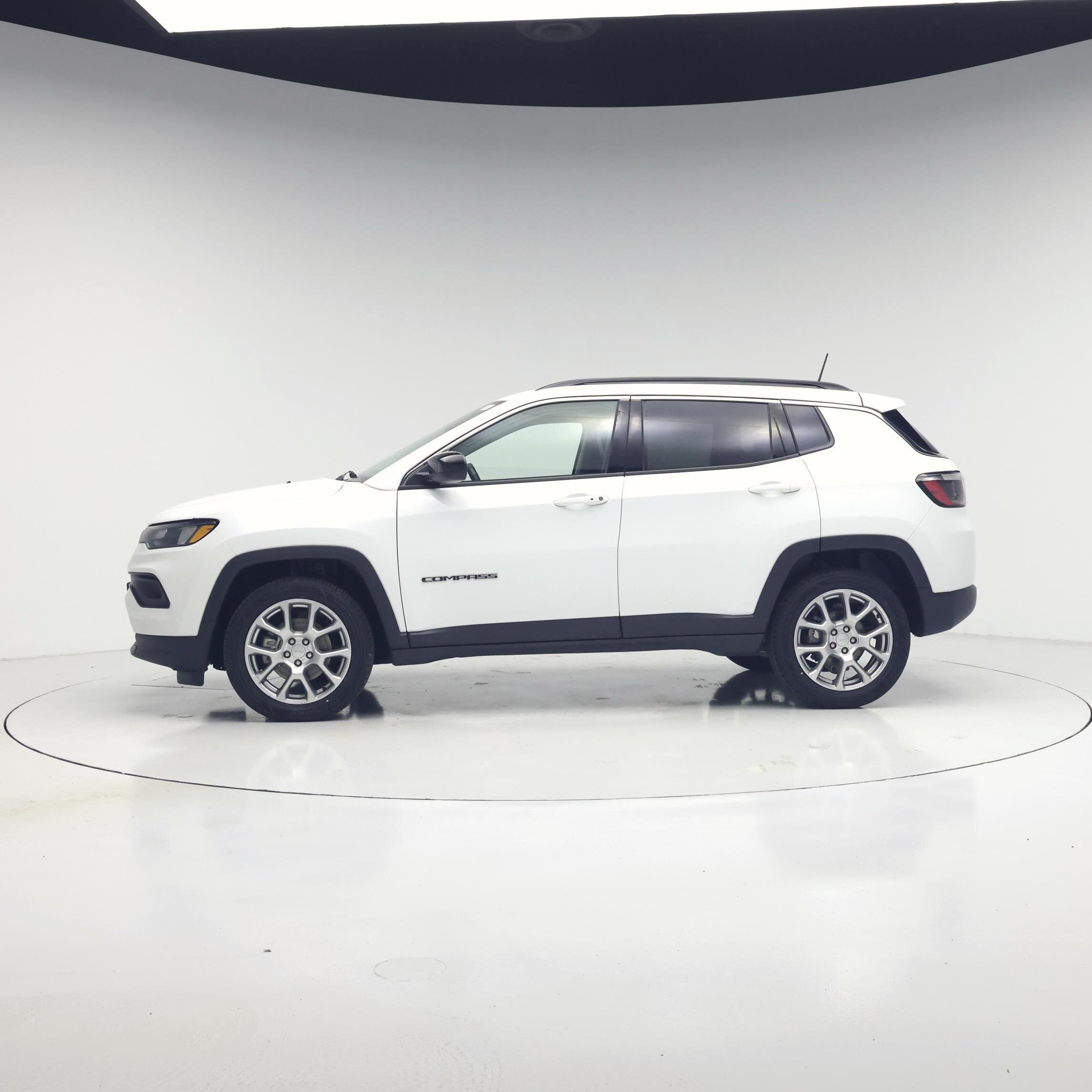 Thumbnail: 2022 Jeep Compass - 3