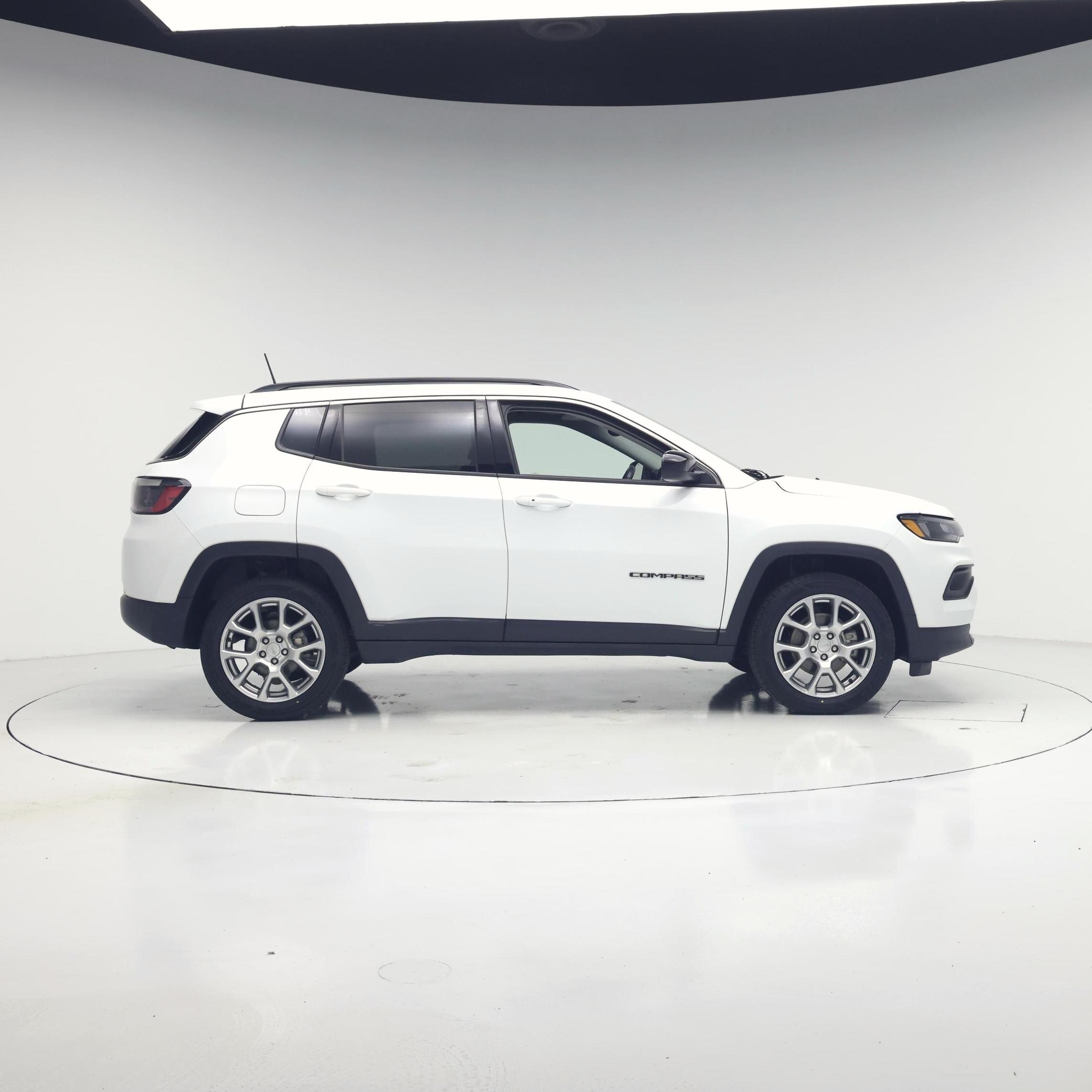 Thumbnail: 2022 Jeep Compass - 7