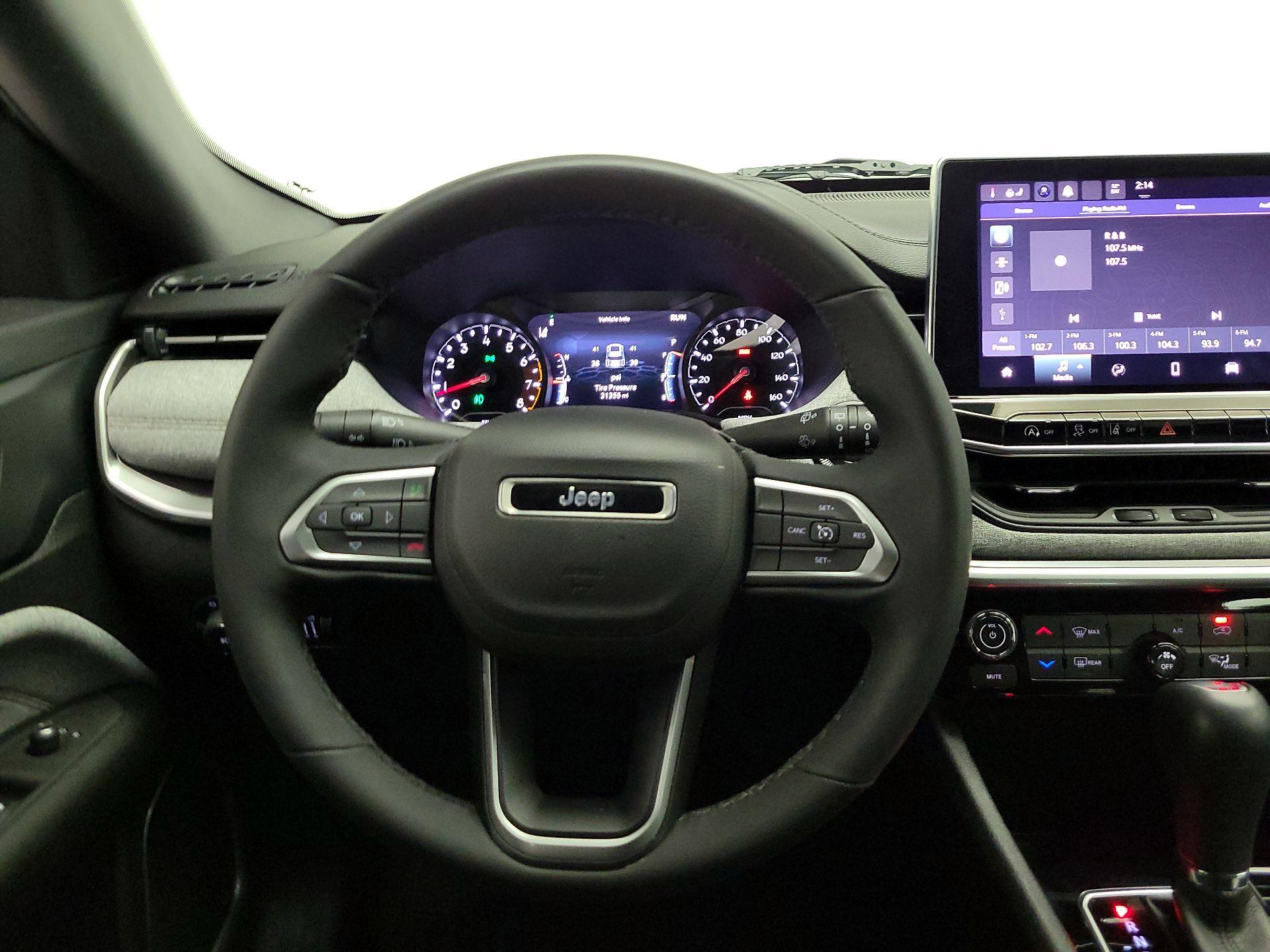 Thumbnail: 2023 Jeep Compass - 10