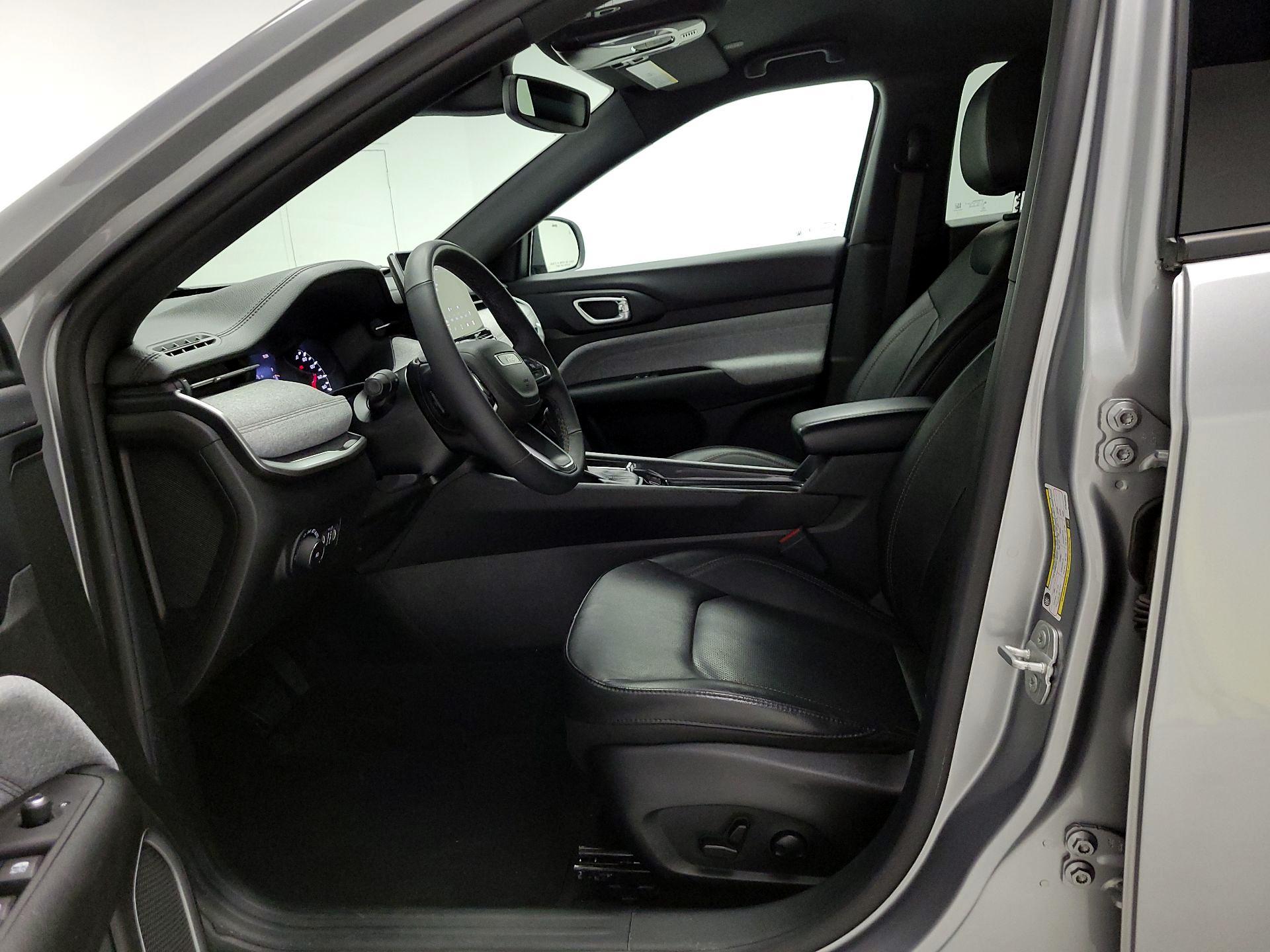 Thumbnail: 2023 Jeep Compass - 11