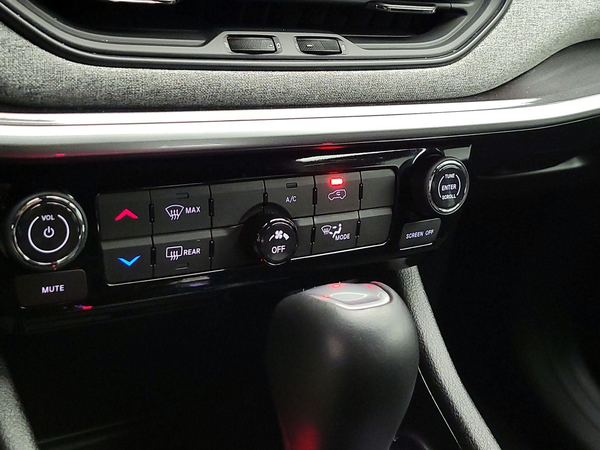 Thumbnail: 2023 Jeep Compass - 16