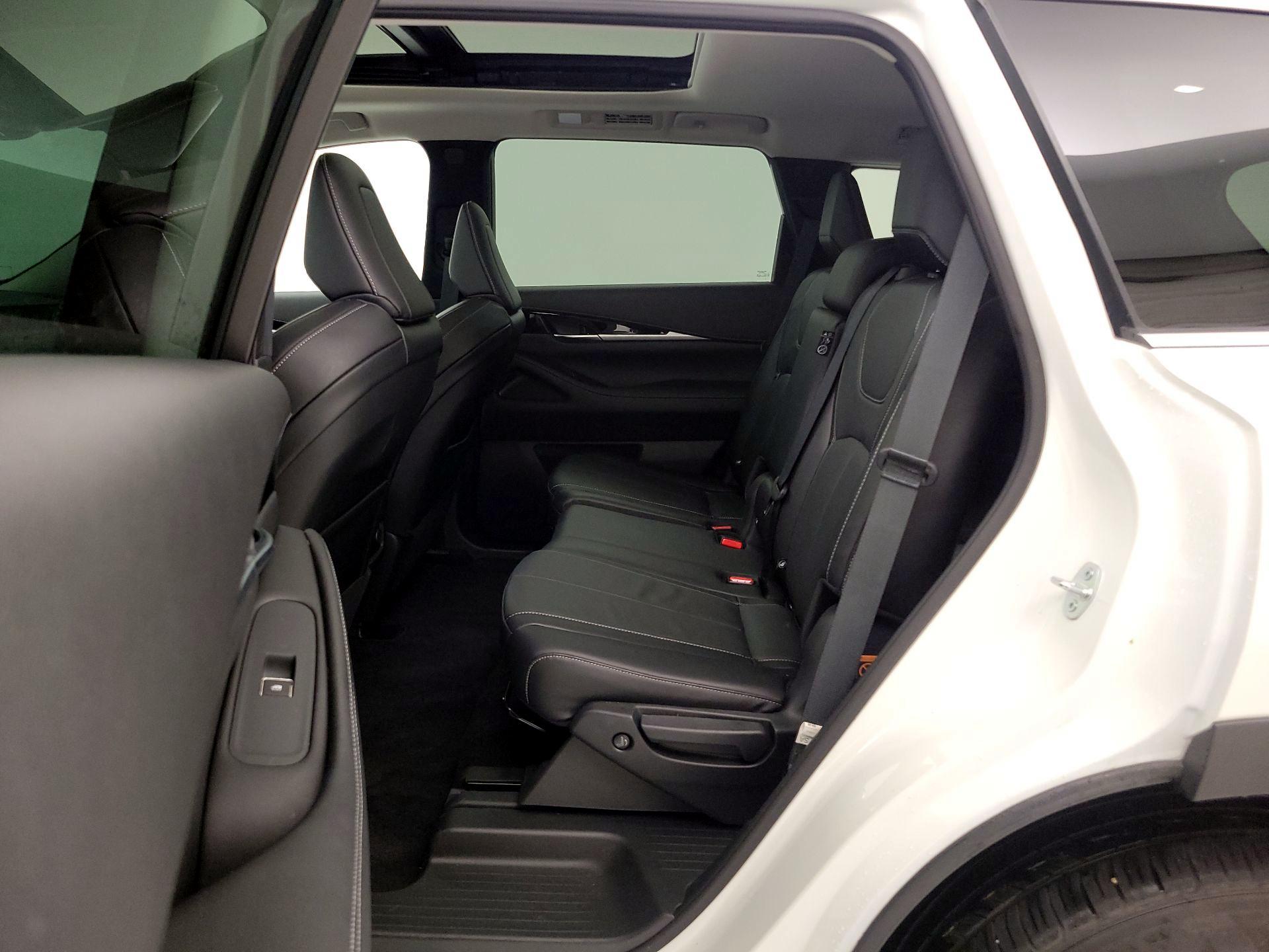 Thumbnail: 2023 INFINITI QX60 - 20