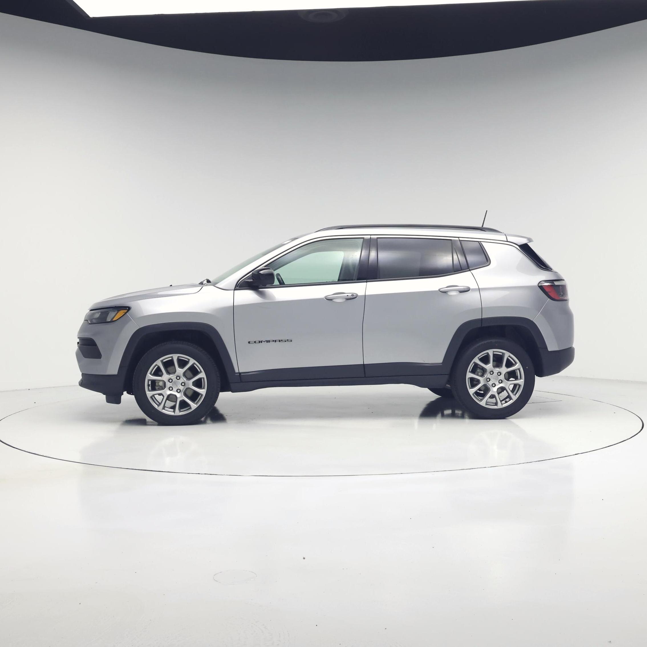 Thumbnail: 2022 Jeep Compass - 3